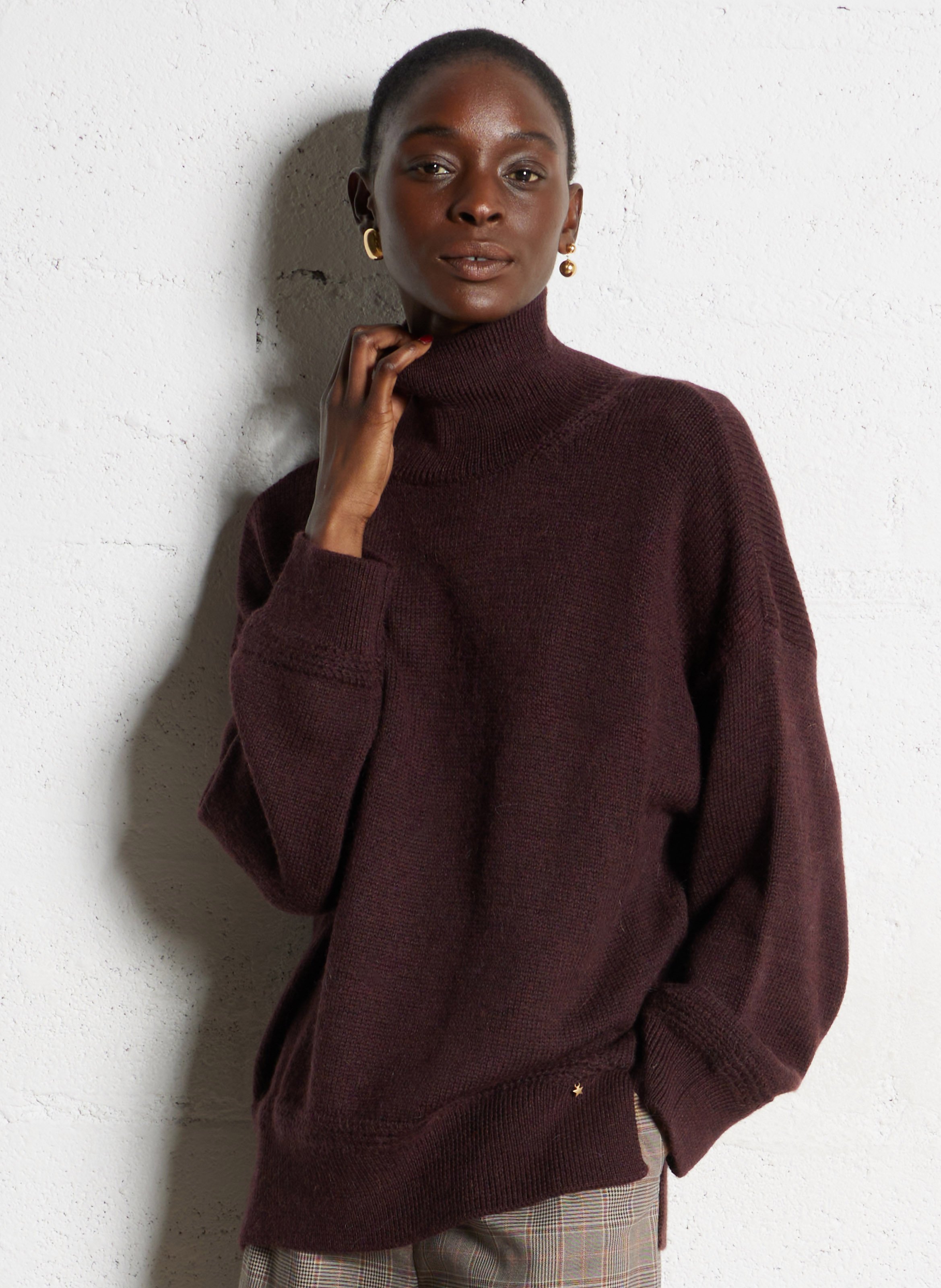 Pull ample col montant en laine mélangée DES PETITS HAUTS Marron