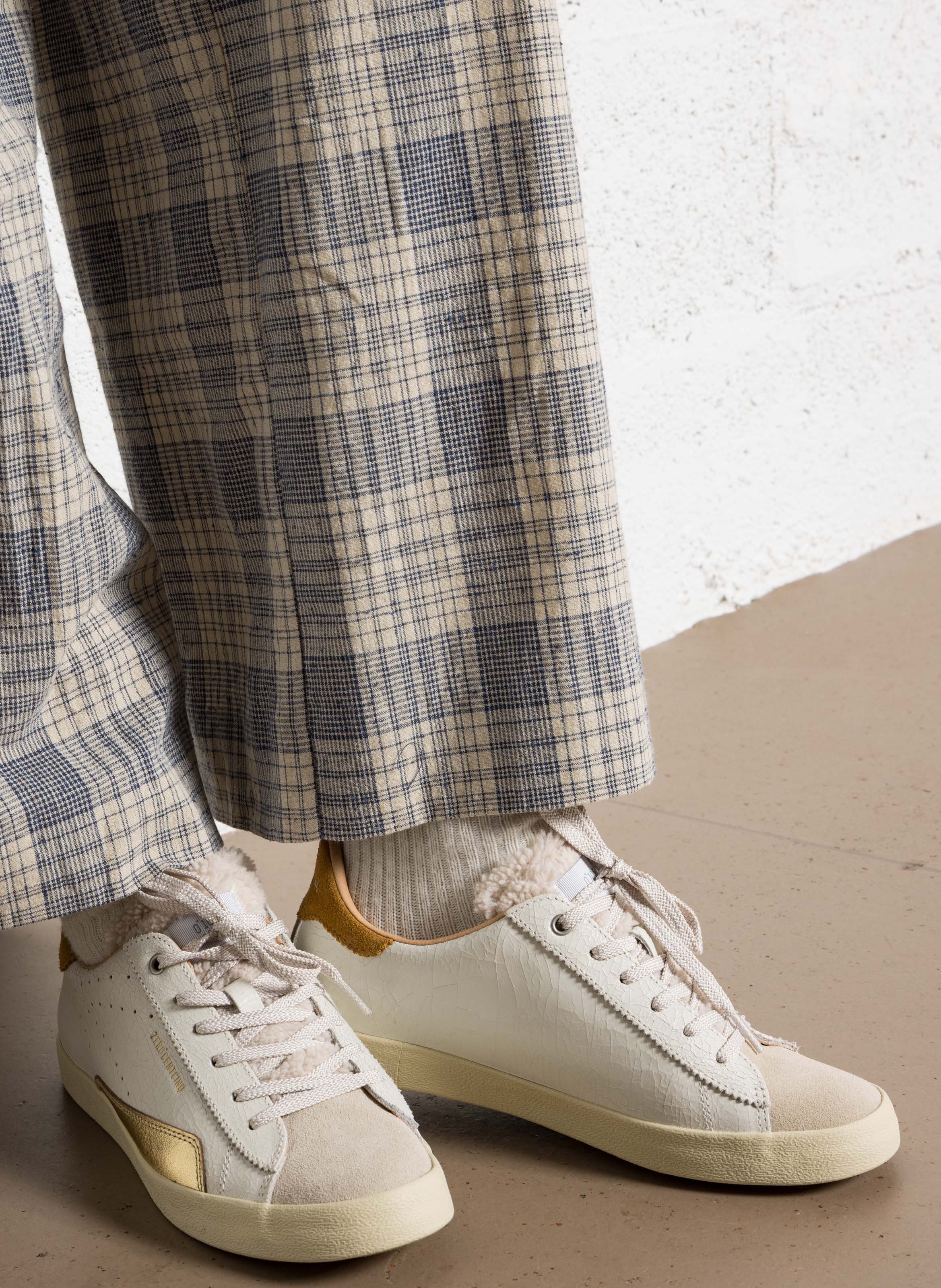 Baskets basses en cuir craquelé  0'105 Beige