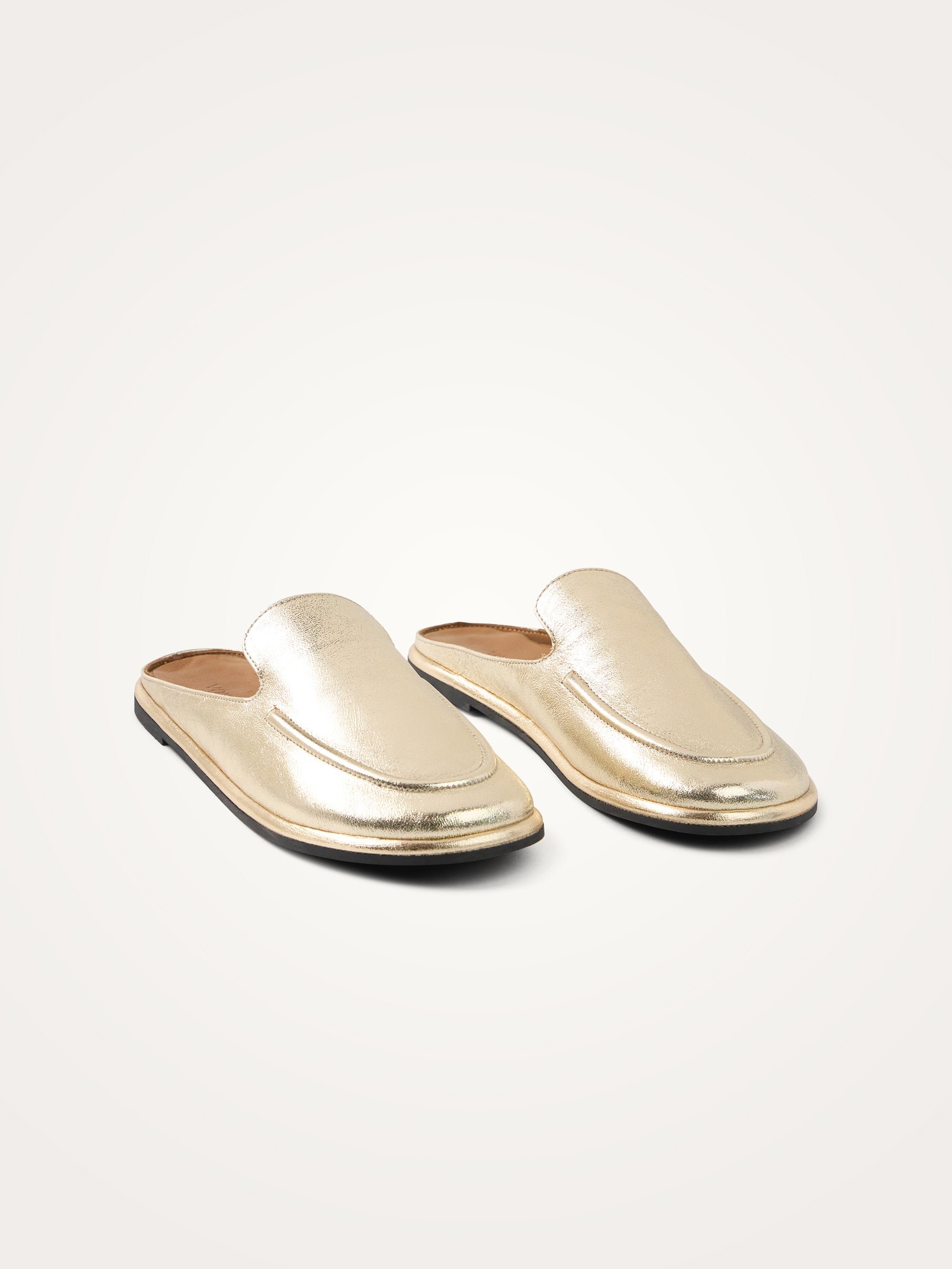 Flat leather mules with distressed and metallic effect VANESSA WU Golden