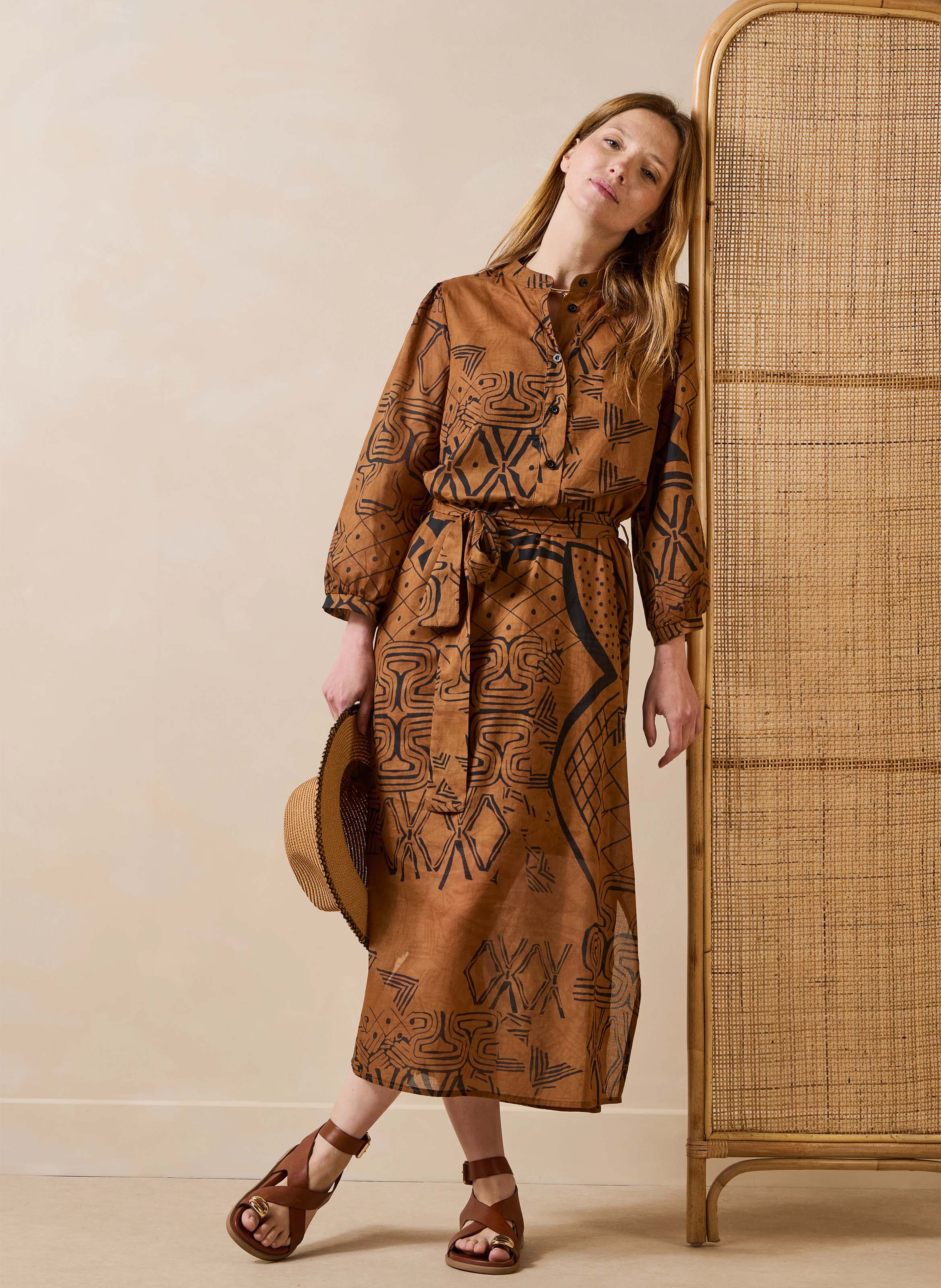 Midi-Kleid mit Mao-Kragen aus Baumwolle LA FEE MARABOUTEE Braun