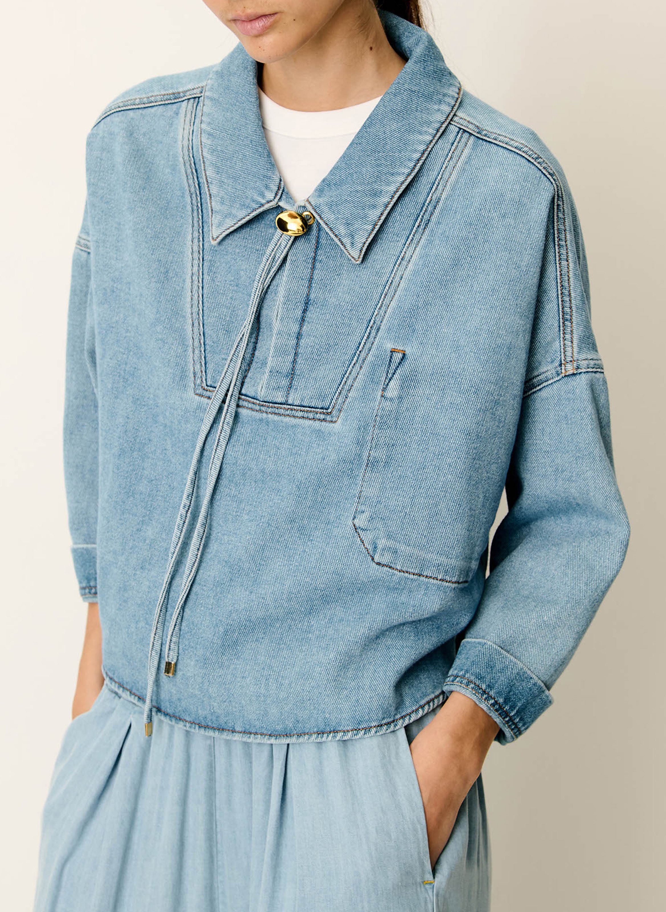 Oversized blouse met klassieke kraag van katoen. SESSUN Blauw