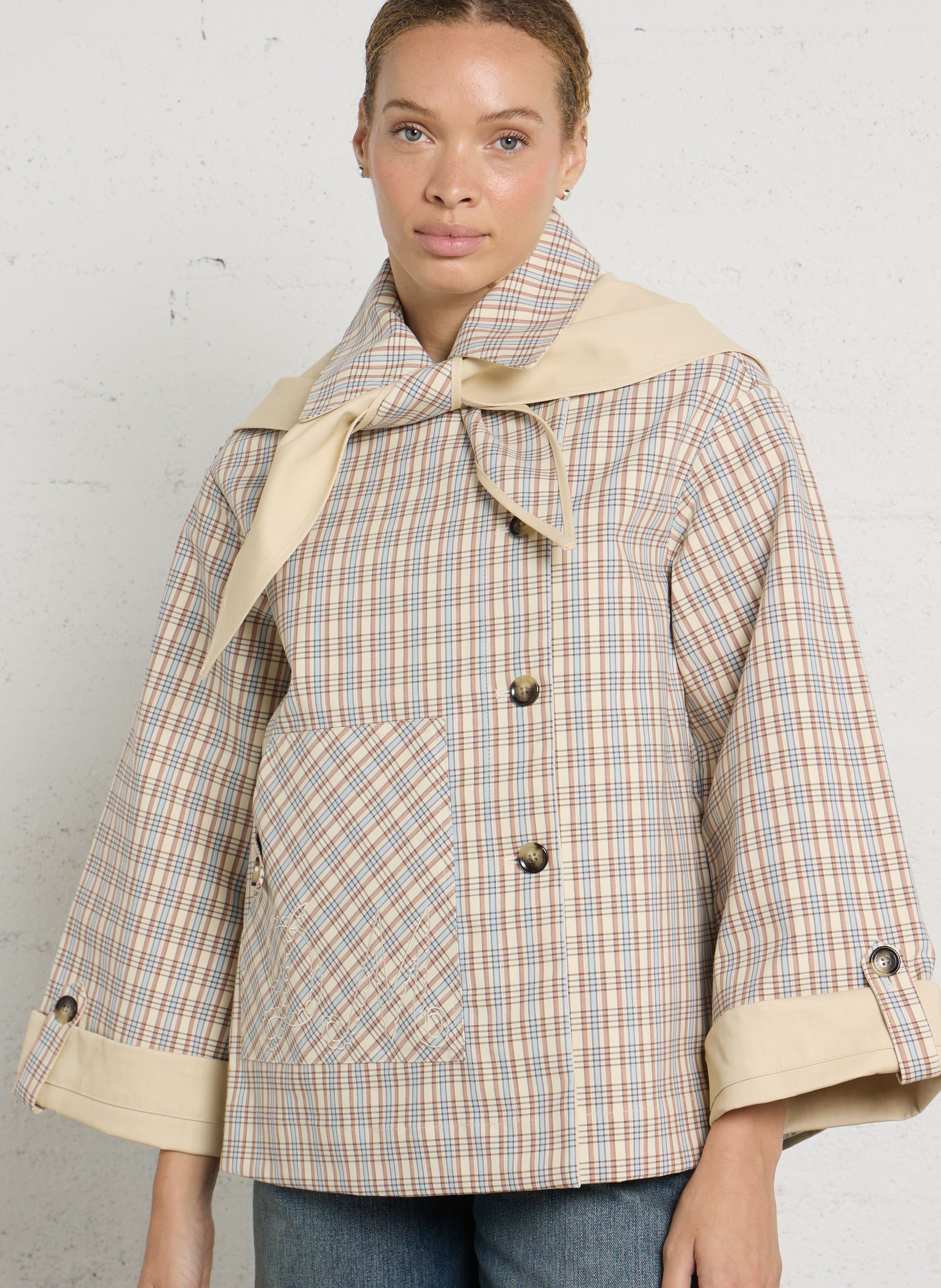 Oversized trenchcoat met klassieke kraag in biologisch katoen met print. DAMSON MADDER Beige