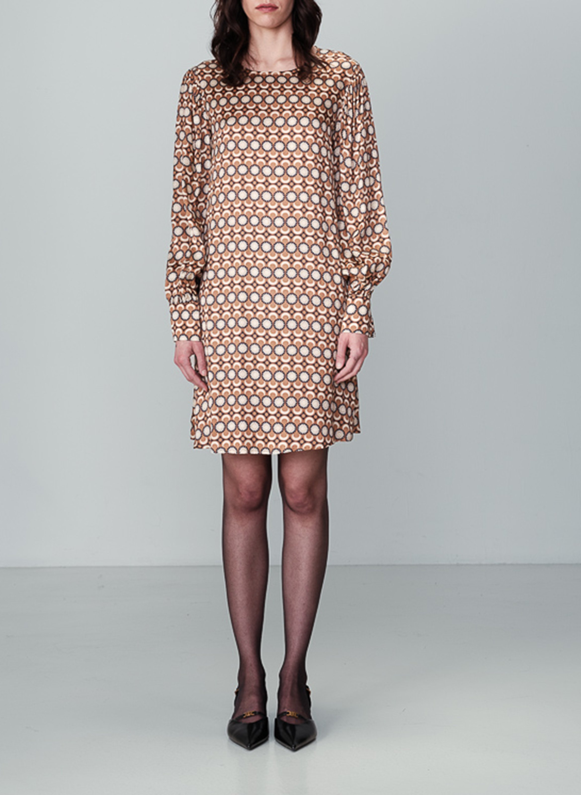 Bedrucktes Kurzkleid mit Rundhalsausschnitt Braun