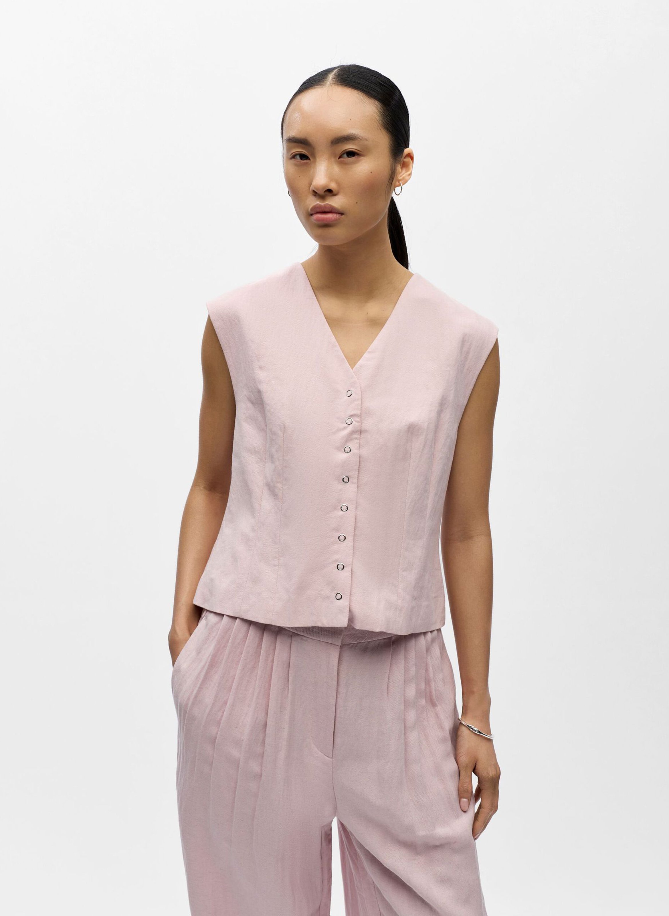 Fitted V-neck vest OBJECT