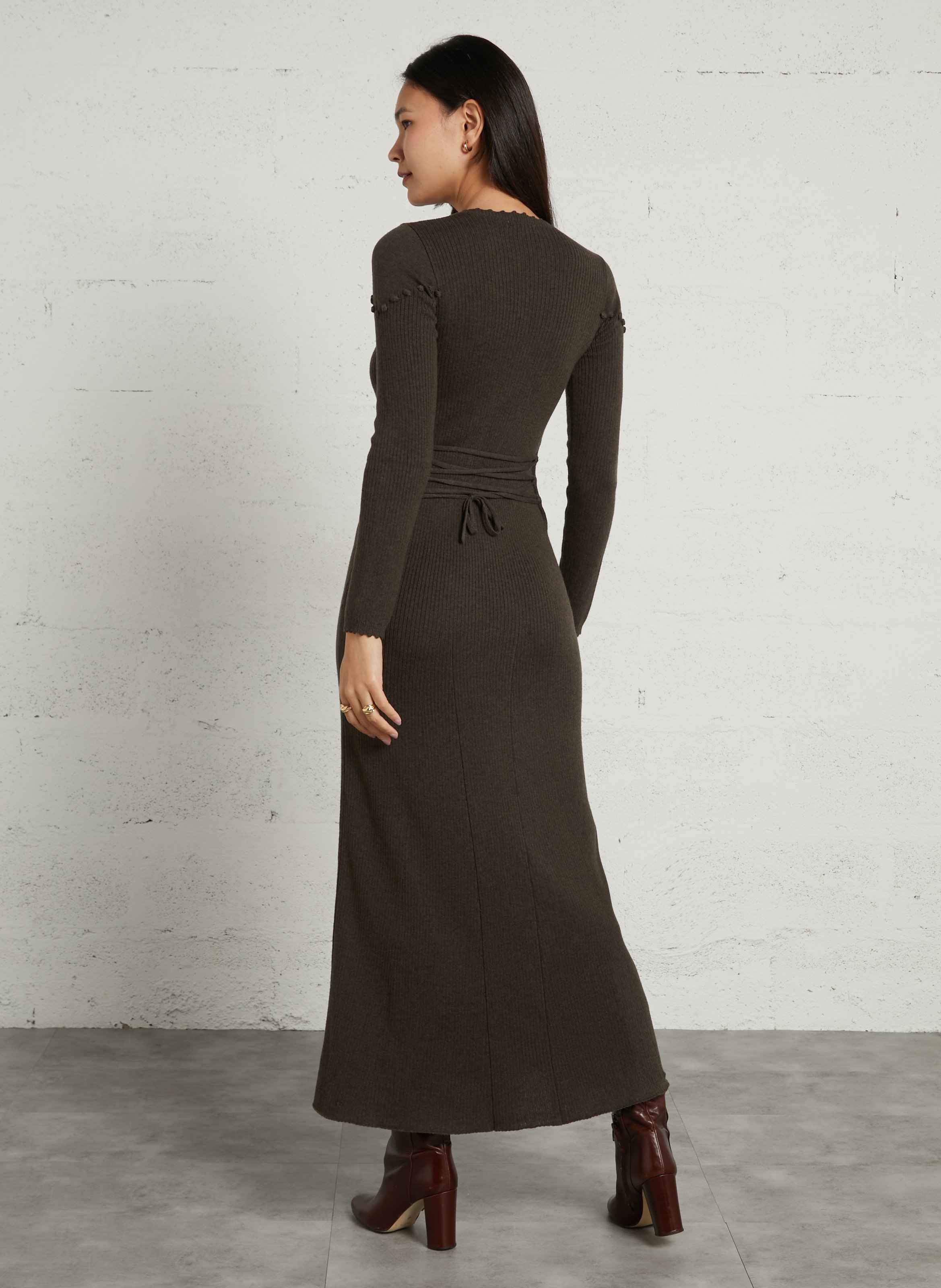 Lange Strickkleid mit Rundhalsausschnitt aus Wolle-Mix LOUISE MISHA Braun
