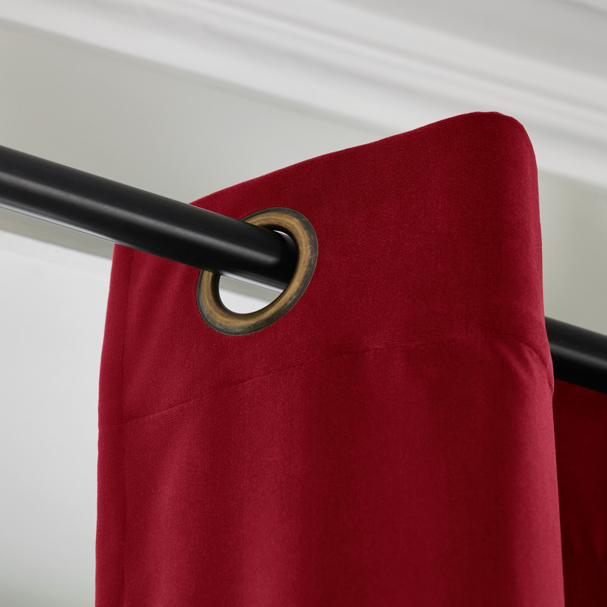 Curtain with gilt eyelets MADURA Red