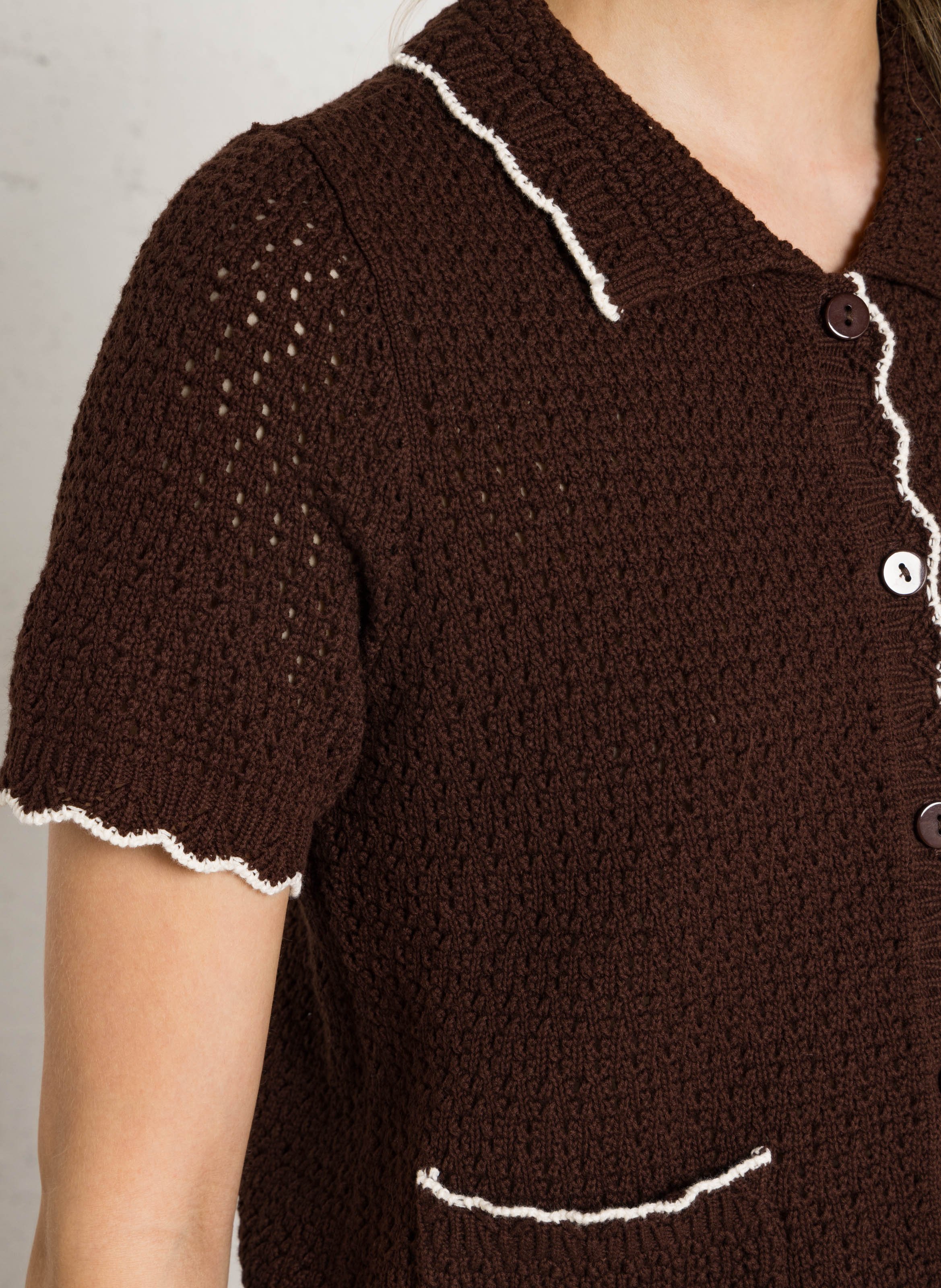 Gerade geschnittene Strickweste mit klassischem durchbrochenem Kragen aus Baumwolle. PETITE MENDIGOTE Braun