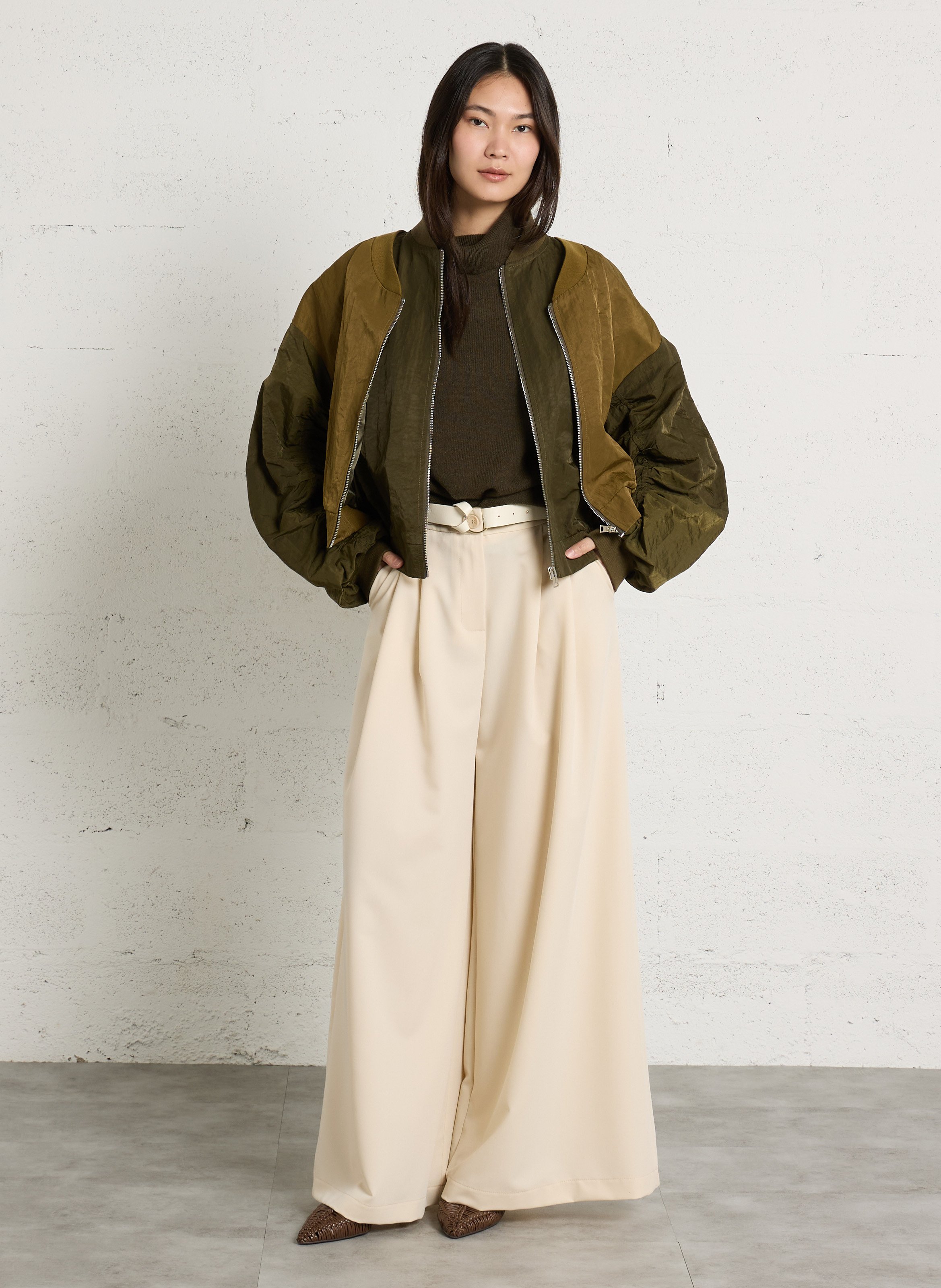 Weite Bundfaltenhose mit Gürtel IMPERIAL Beige