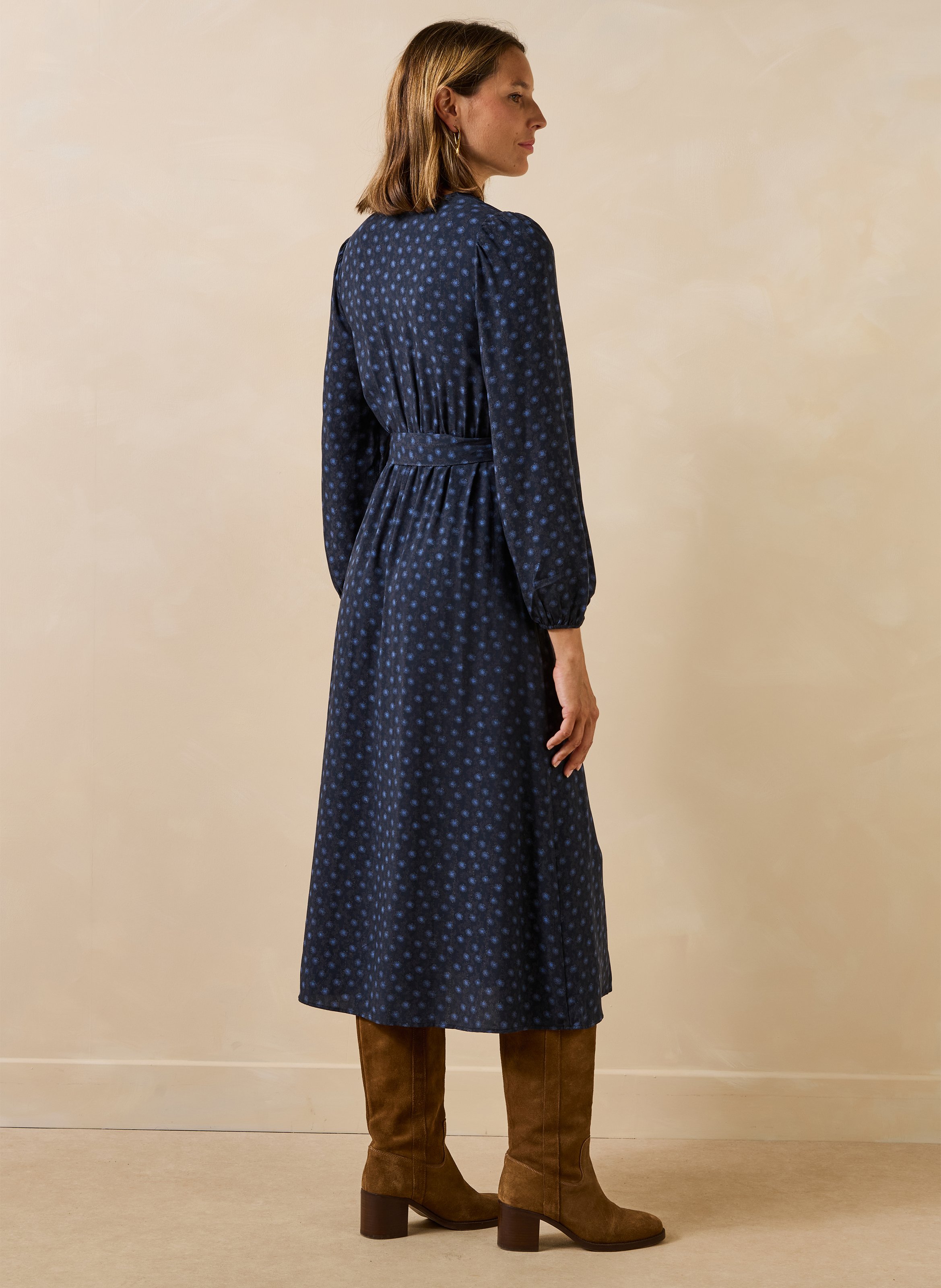 Lange jurk met overslag en print LA FEE MARABOUTEE Blauw