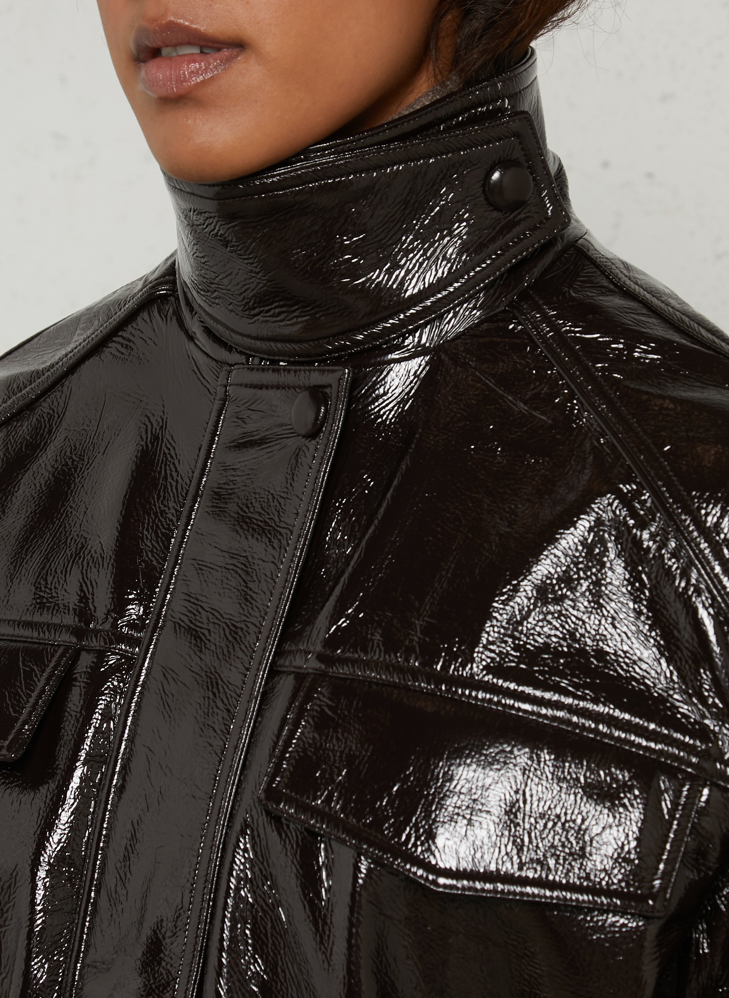 Chaqueta recta de cuello alto efecto vinilo BERENICE Marron