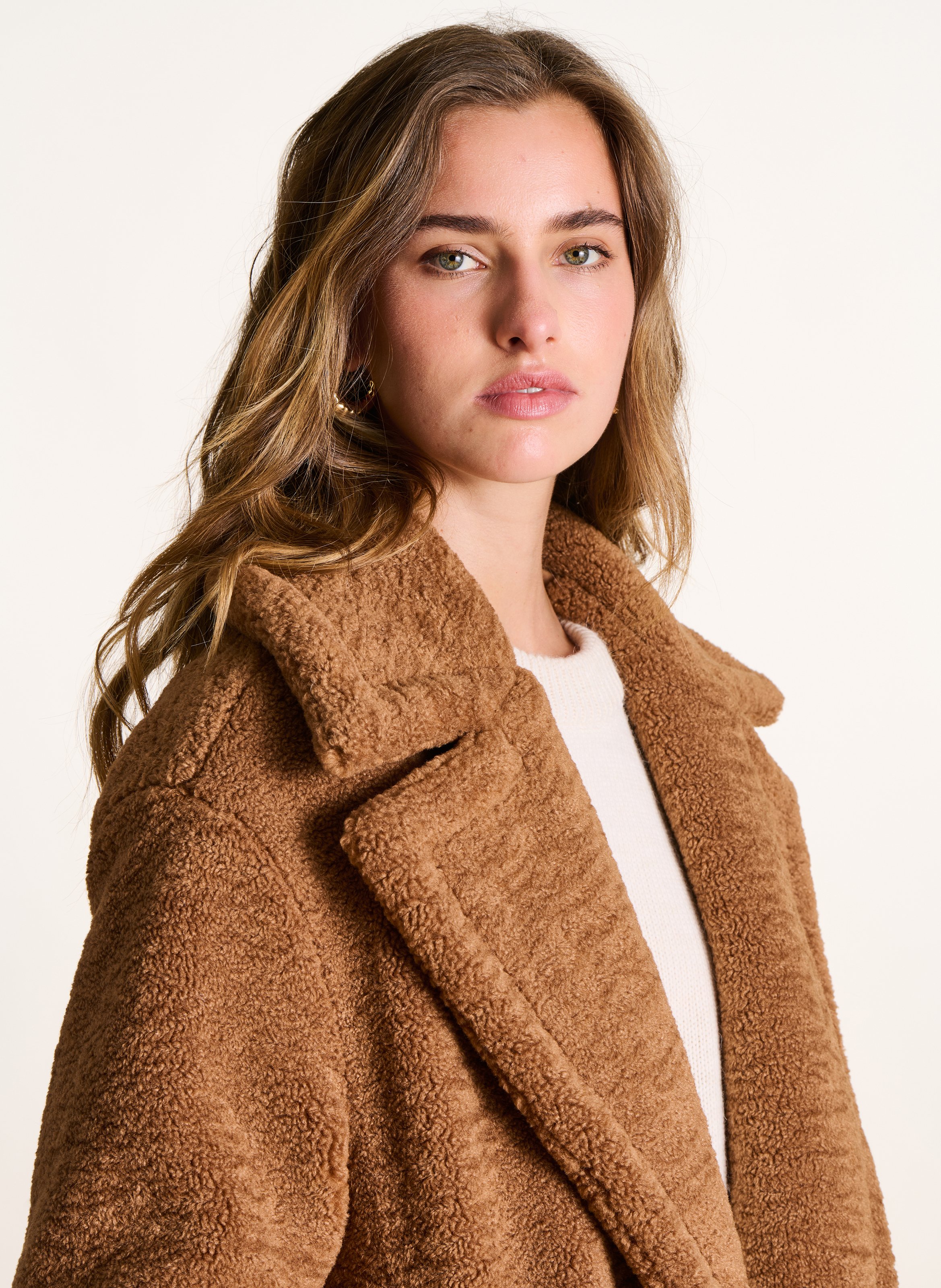 Weiter Caban mit Reverskragen und Bouclé-Effekt LA FEE MARABOUTEE Beige