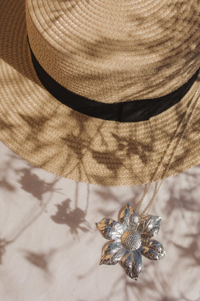 Golden flower long necklace in fine gold Silver