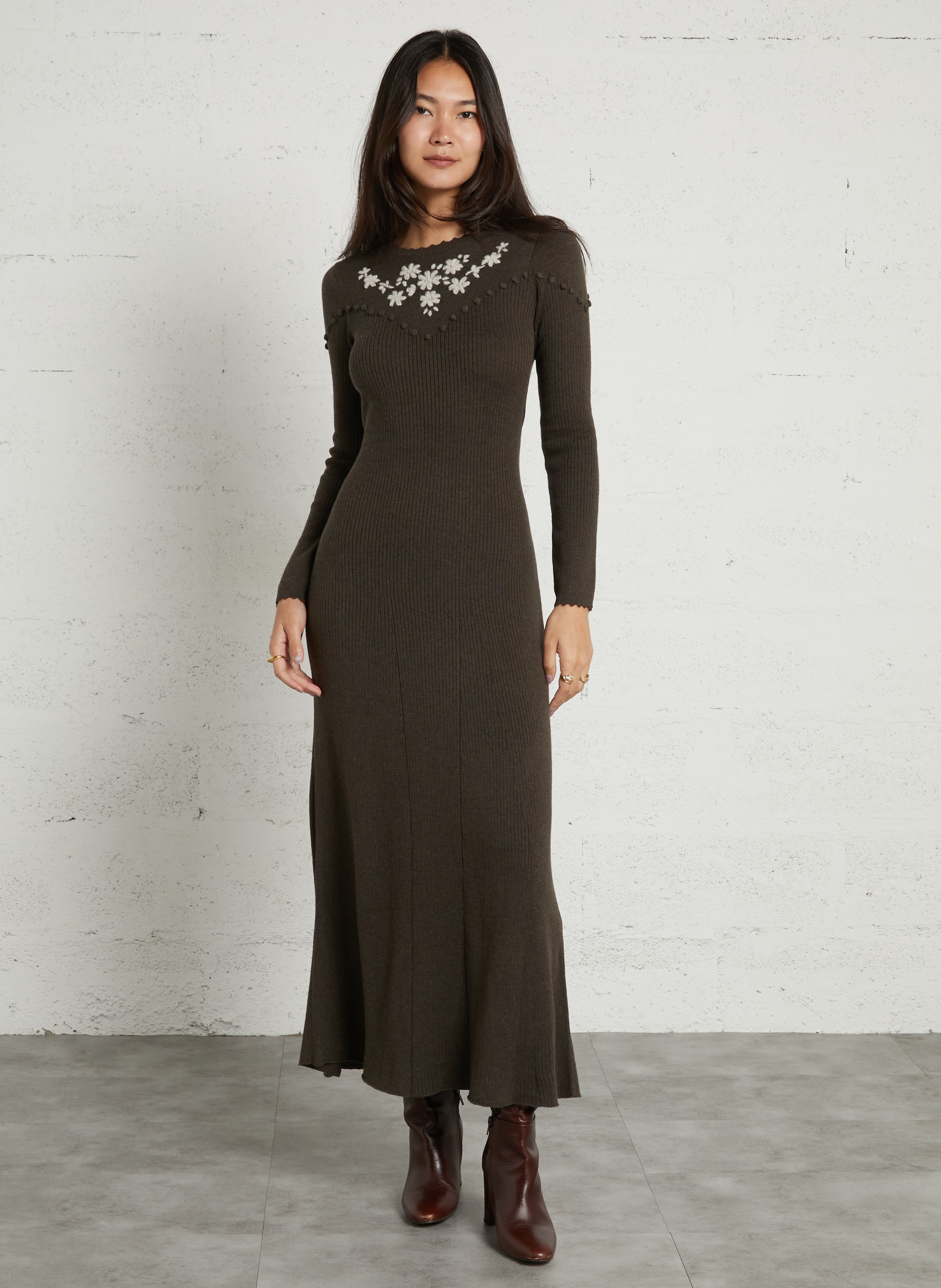 Lange Strickkleid mit Rundhalsausschnitt aus Wolle-Mix LOUISE MISHA Braun