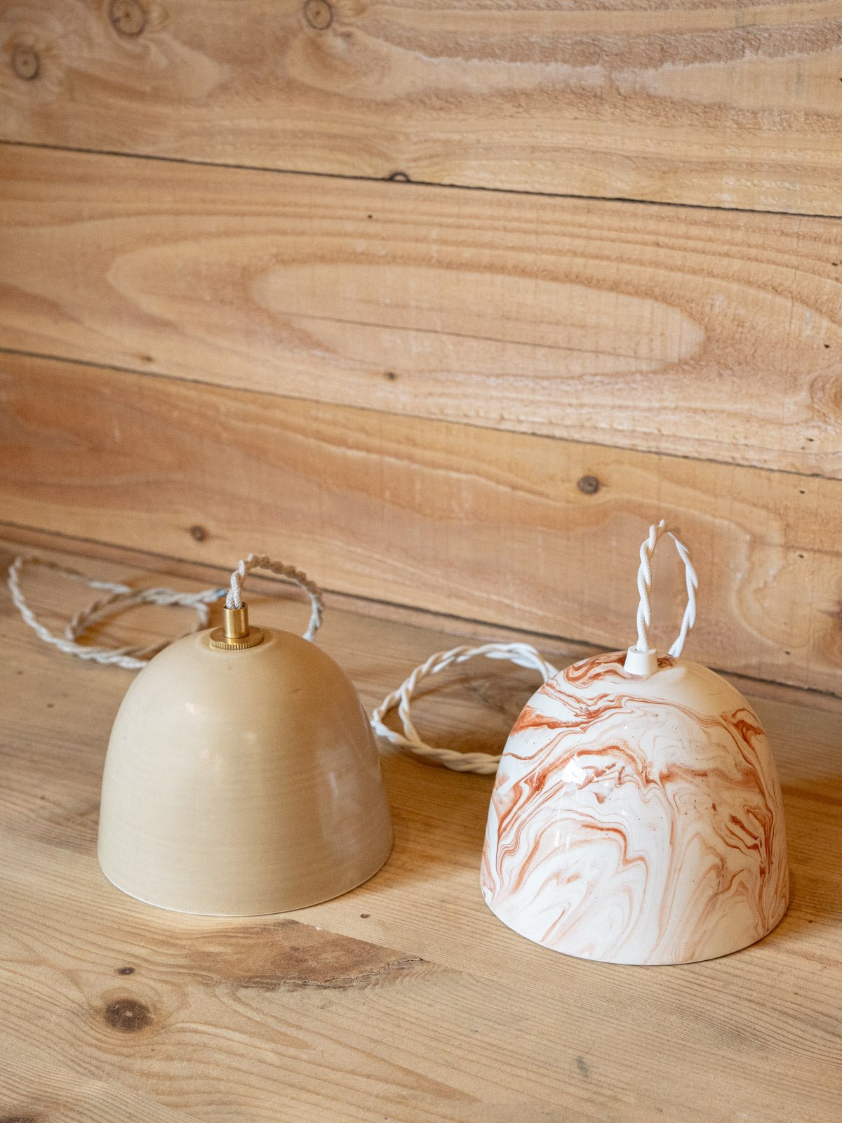 Ceramic suspension n°29 DEBONGOUT Beige