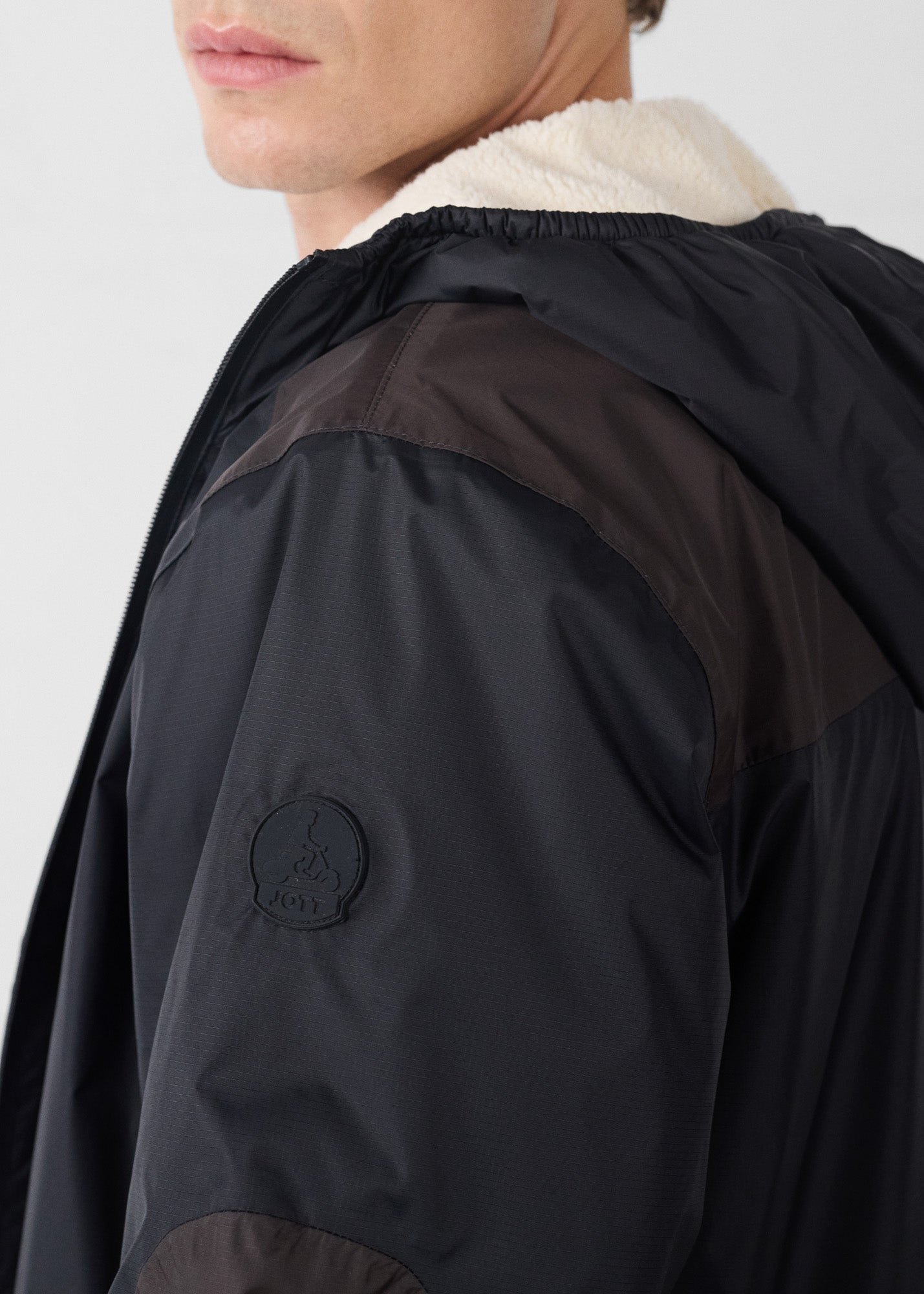 Long Sherpa Hallin Raincoat JOTT Black