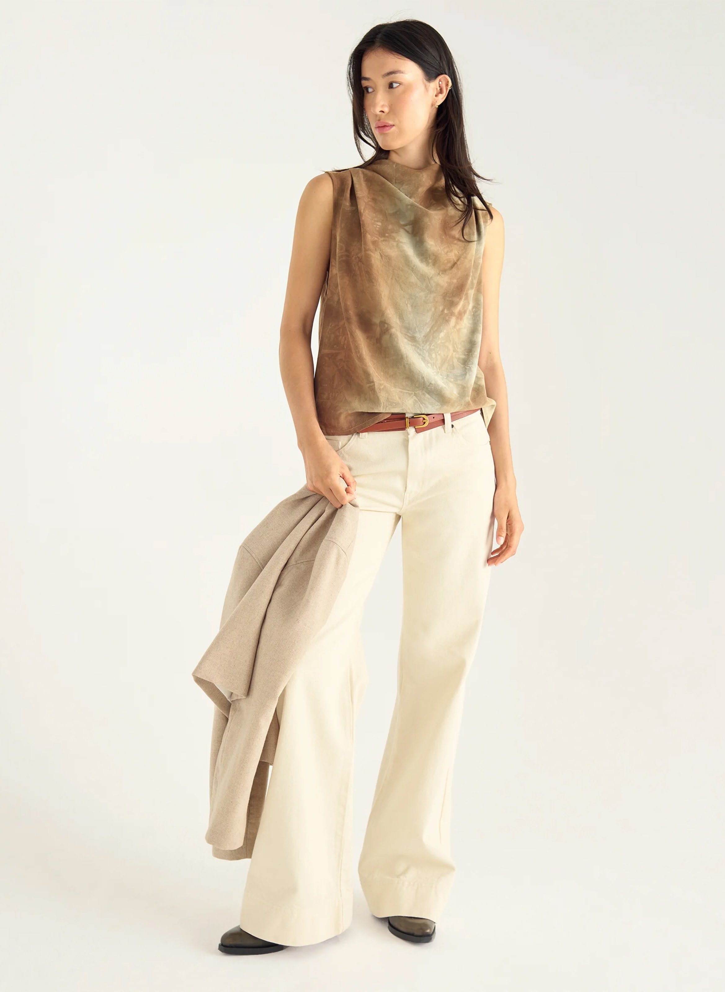 Ärmelloses Bluse aus bedruckter Viskose ACOTE Schwarz