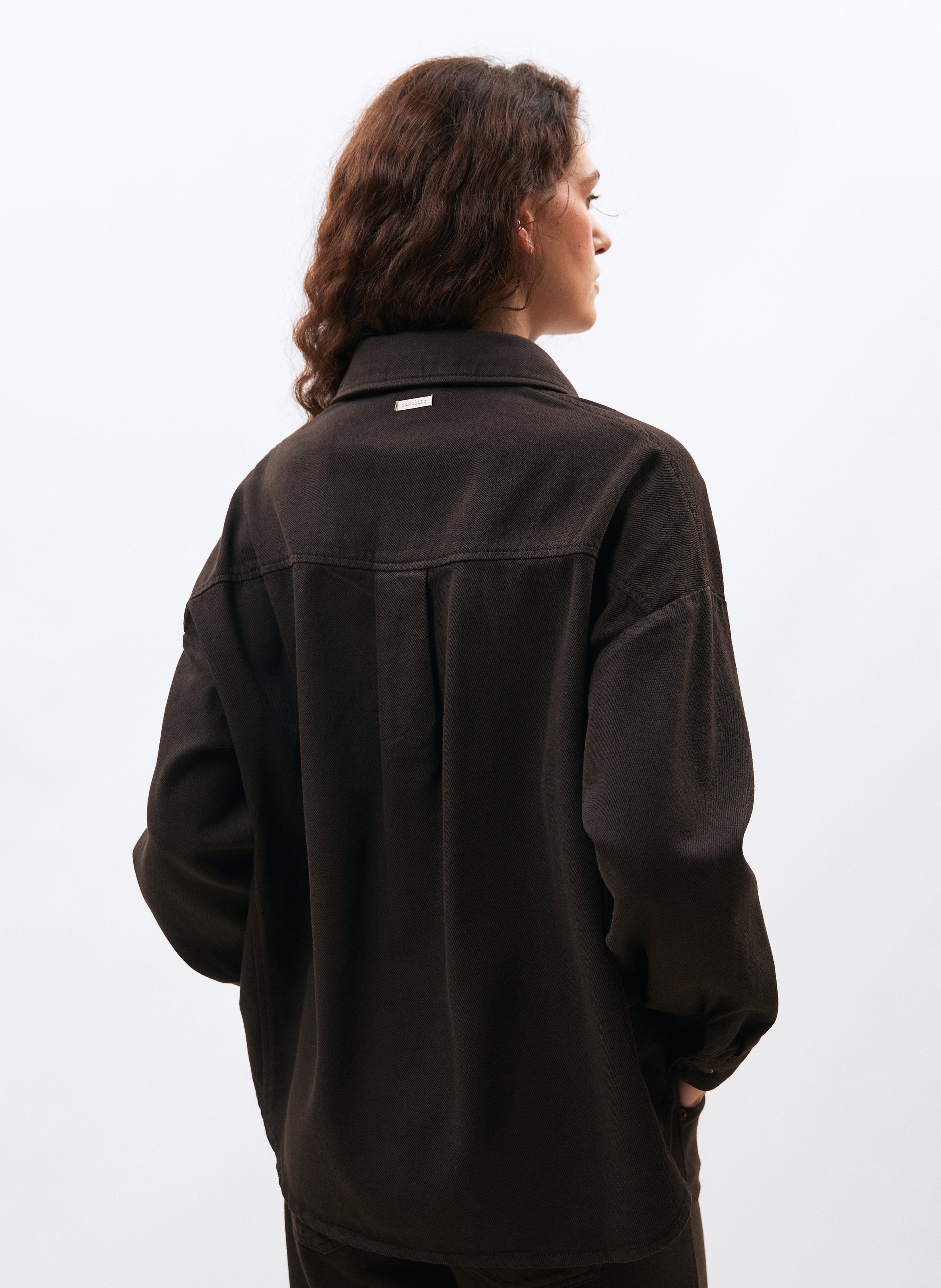 Oversize Hemd aus recycelter Baumwollmischung HUMILITY Braun