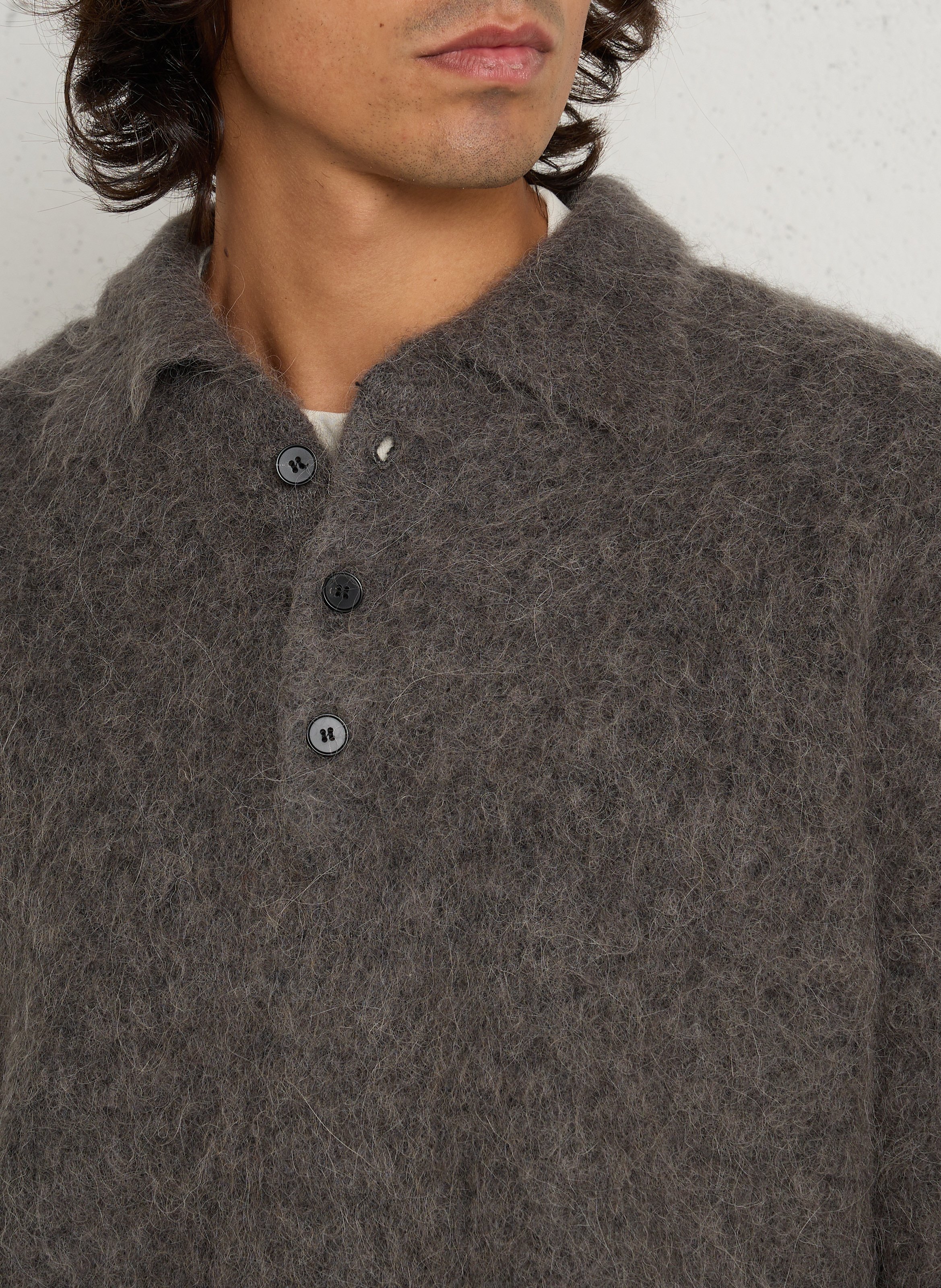 Pull col polo boutonné droit en laine mélangée MINIMUM Noir