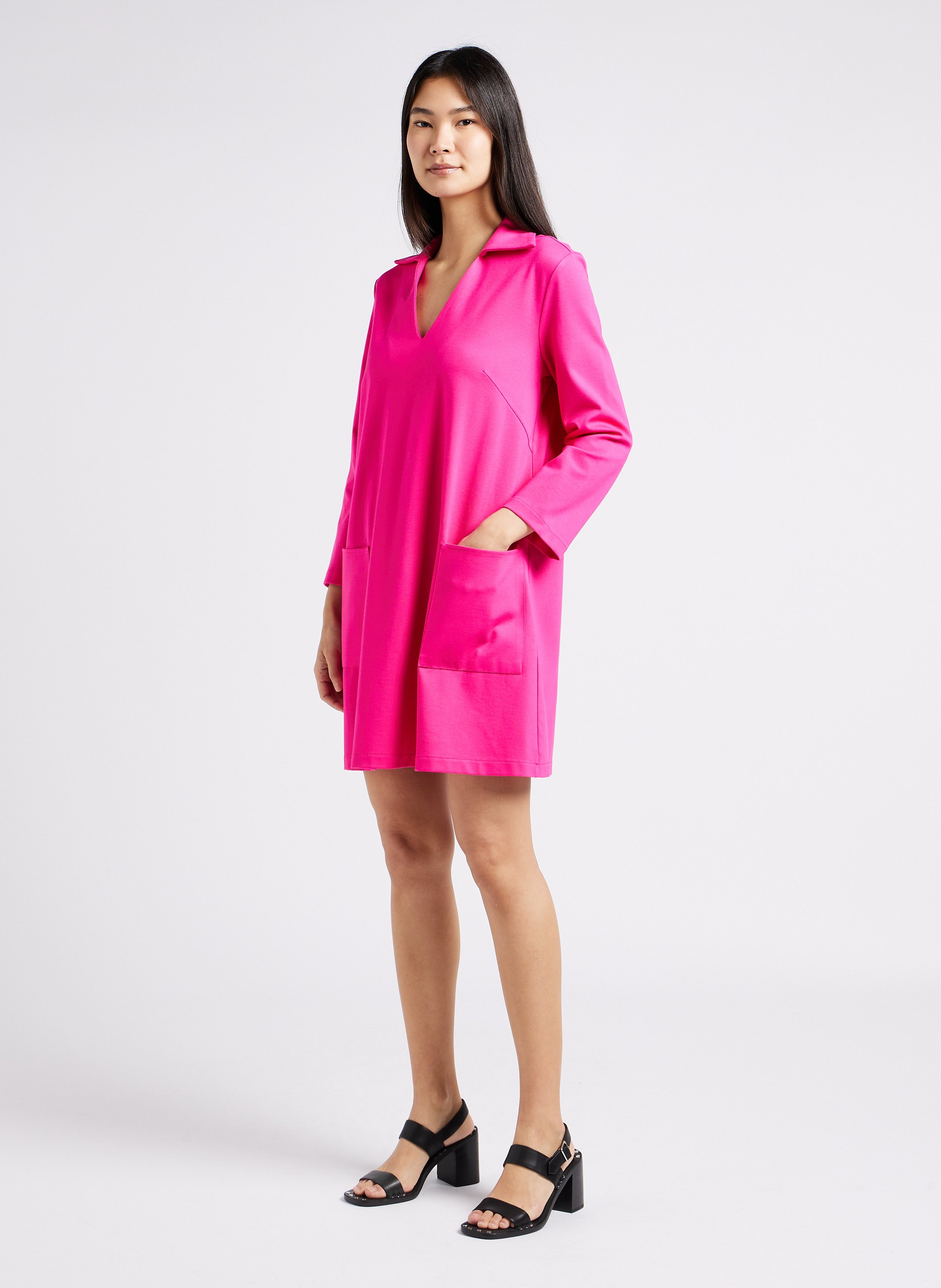 Short straight V-neck dress with 3/4 sleeves IMPERIAL Pink