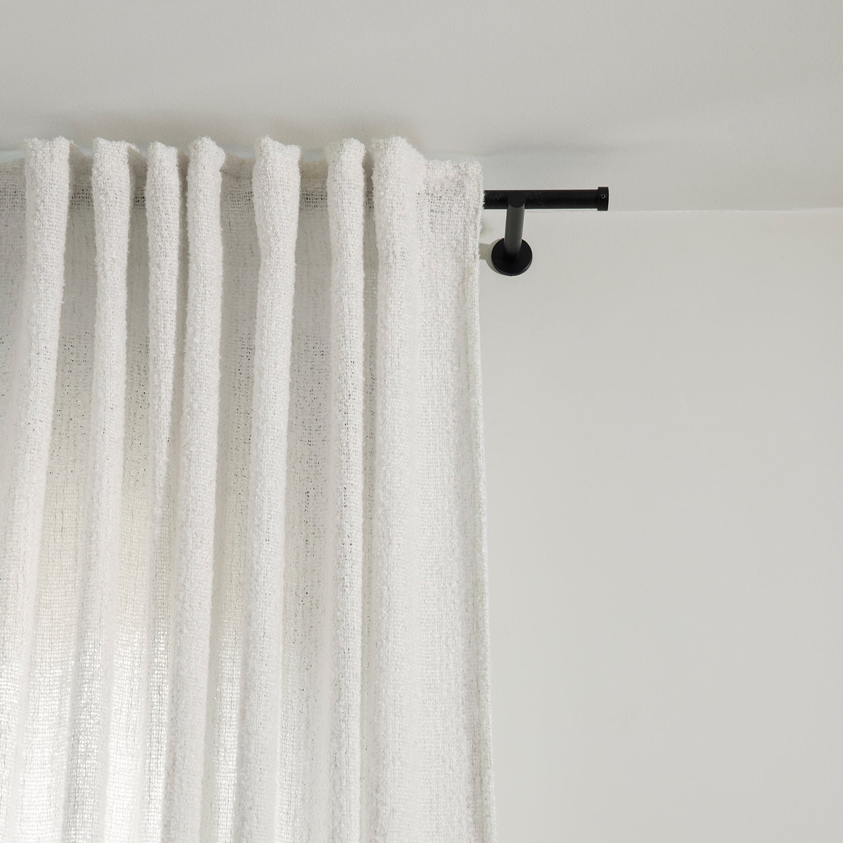 Curtain with loops MADURA White