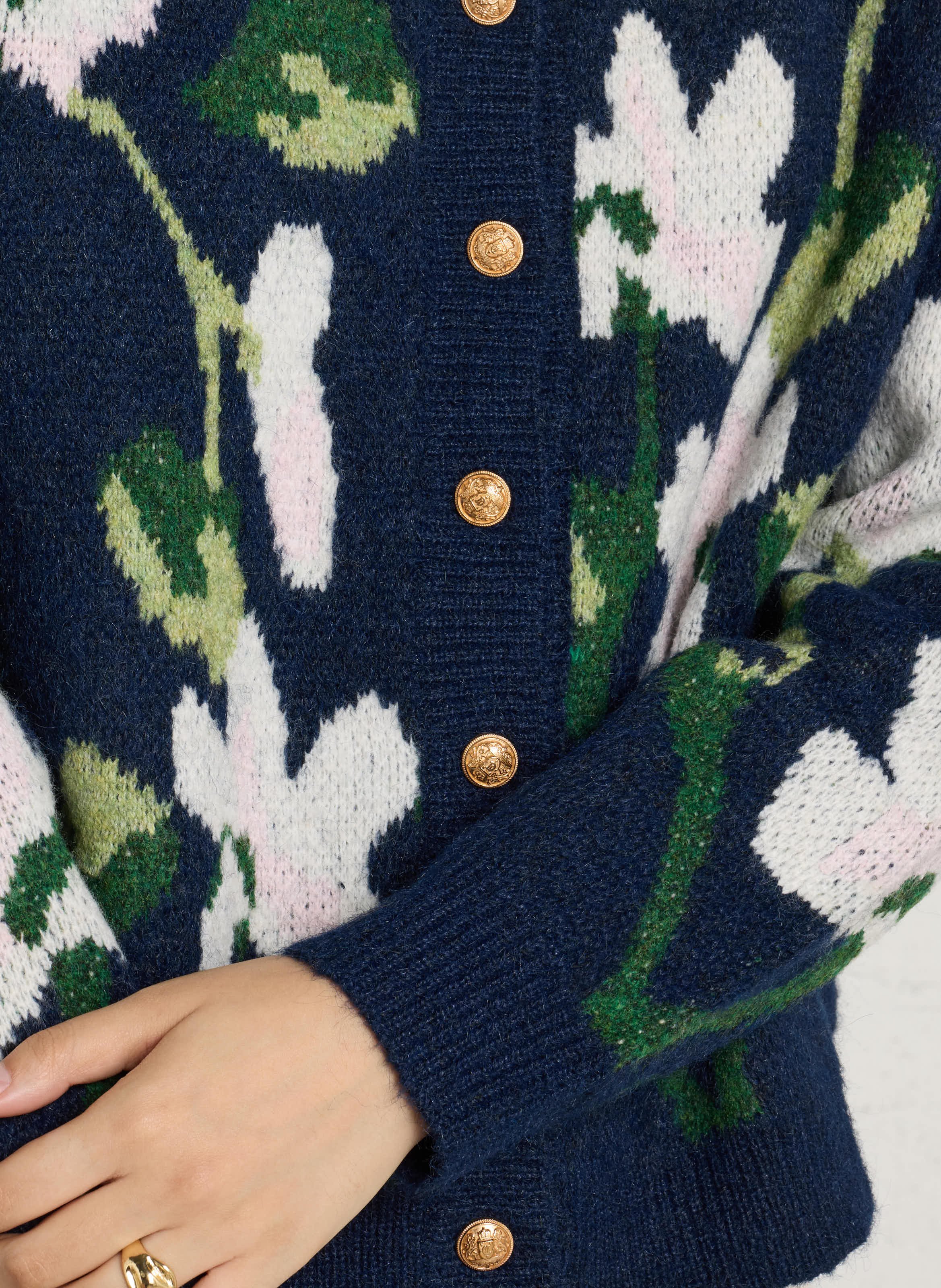 Weiter Cardigan mit Rundhalsausschnitt und Print THE KORNER Blau