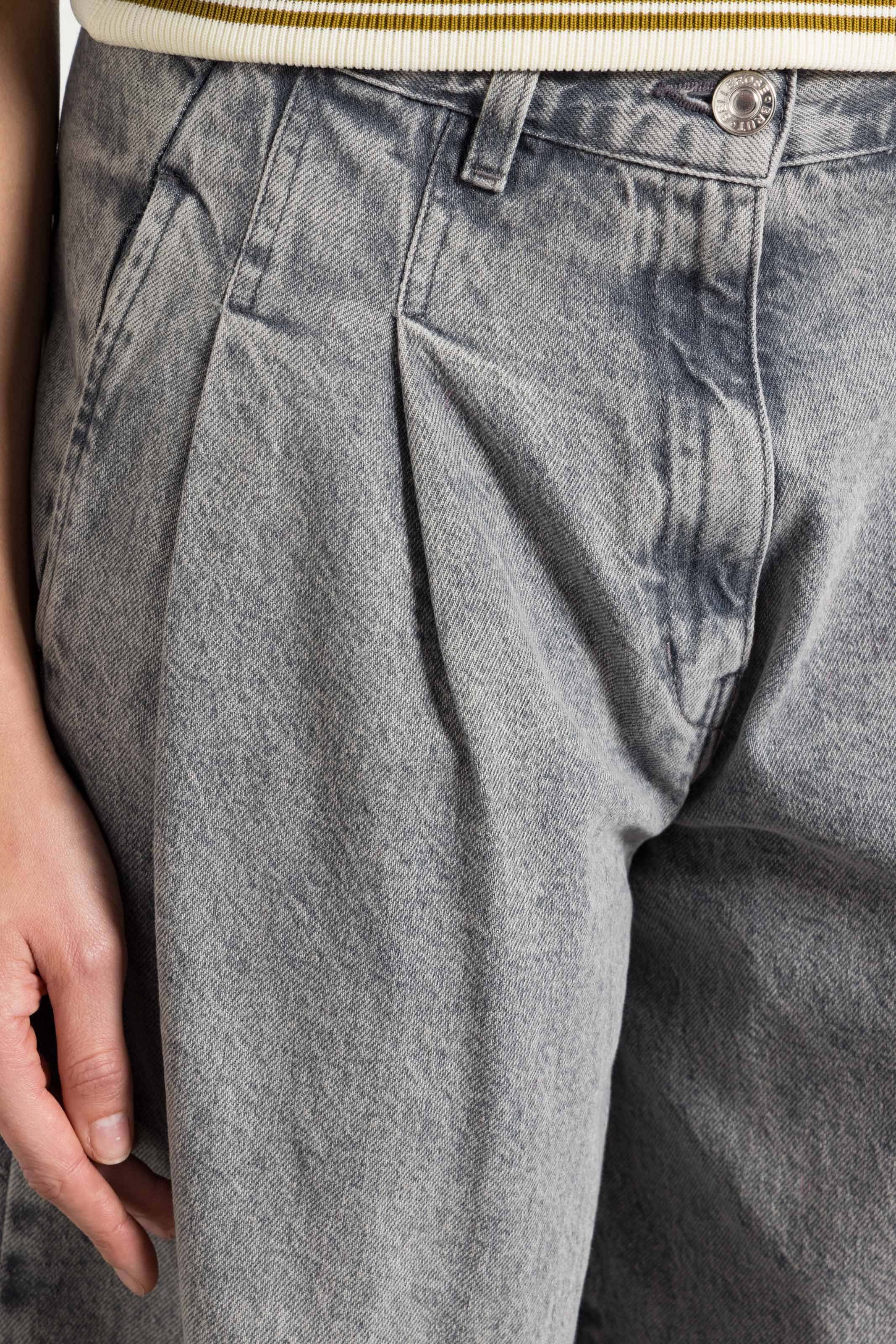 Farbige Straight Cut Jeans mit 5 Taschen BELLEROSE Grau