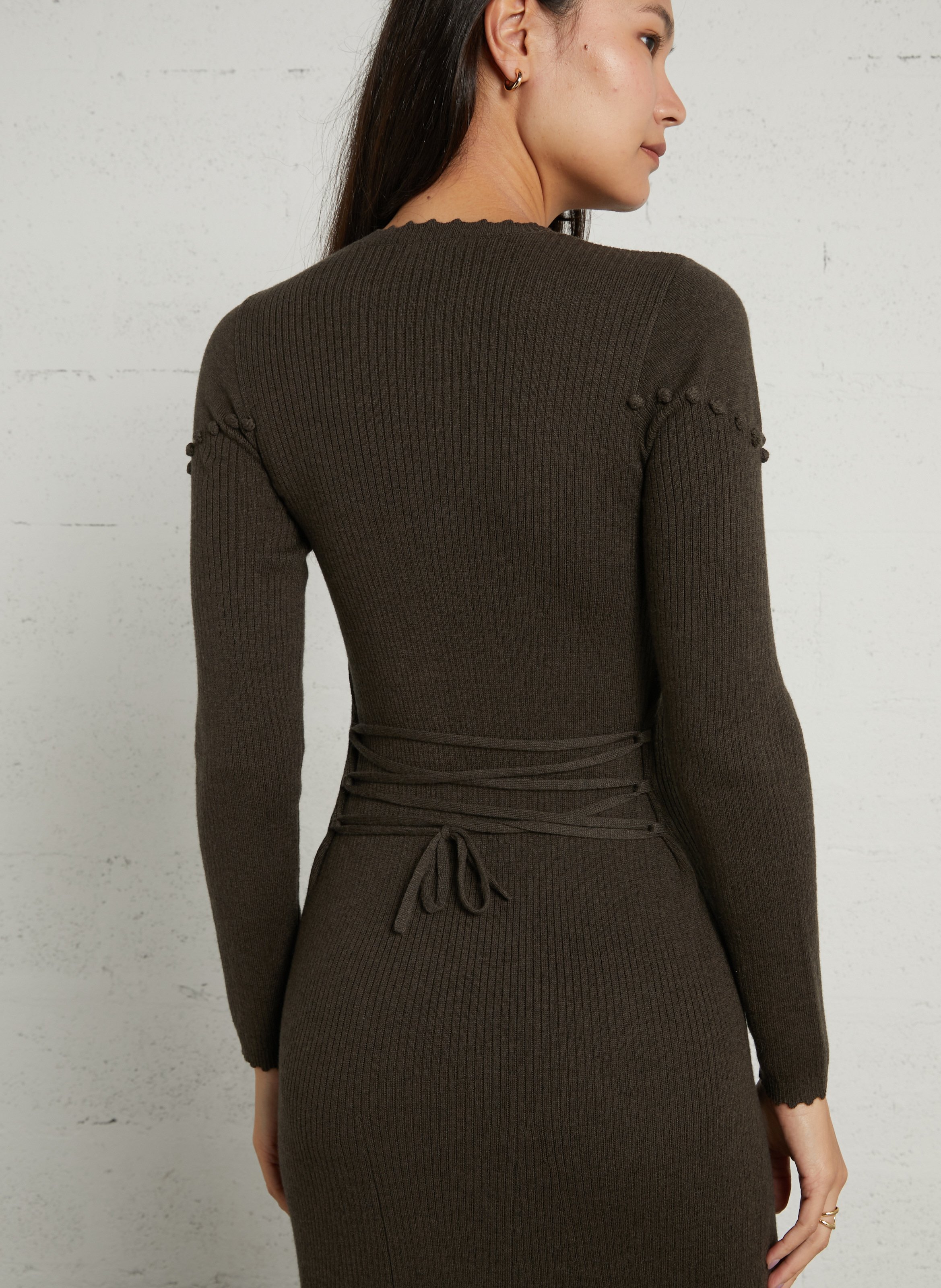 Lange Strickkleid mit Rundhalsausschnitt aus Wolle-Mix LOUISE MISHA Braun