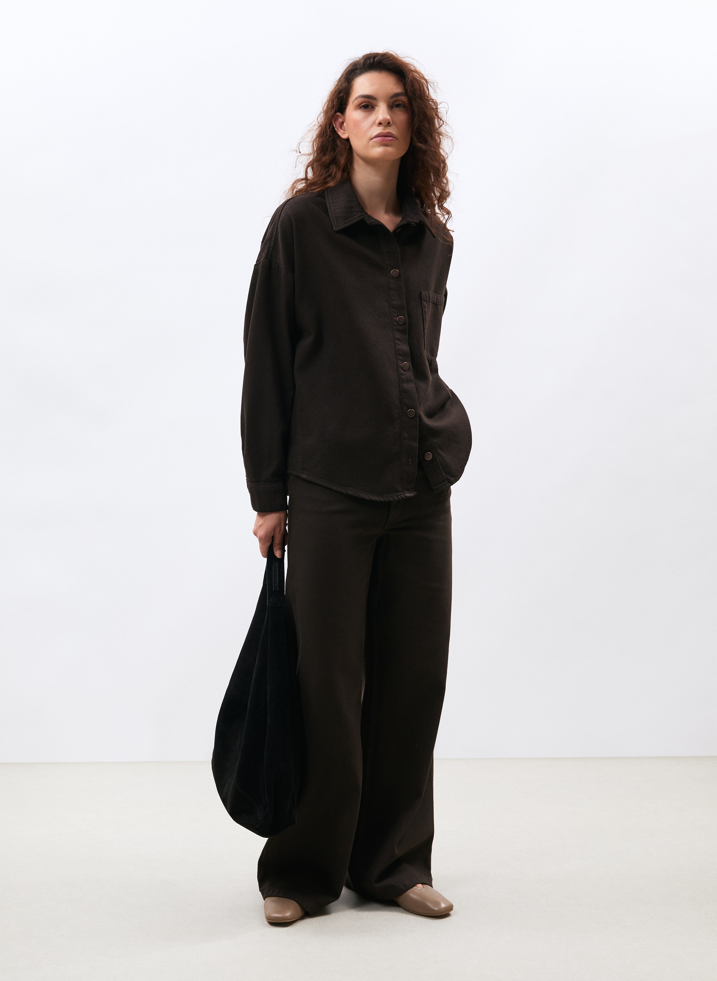 Oversize Hemd aus recycelter Baumwollmischung HUMILITY Braun
