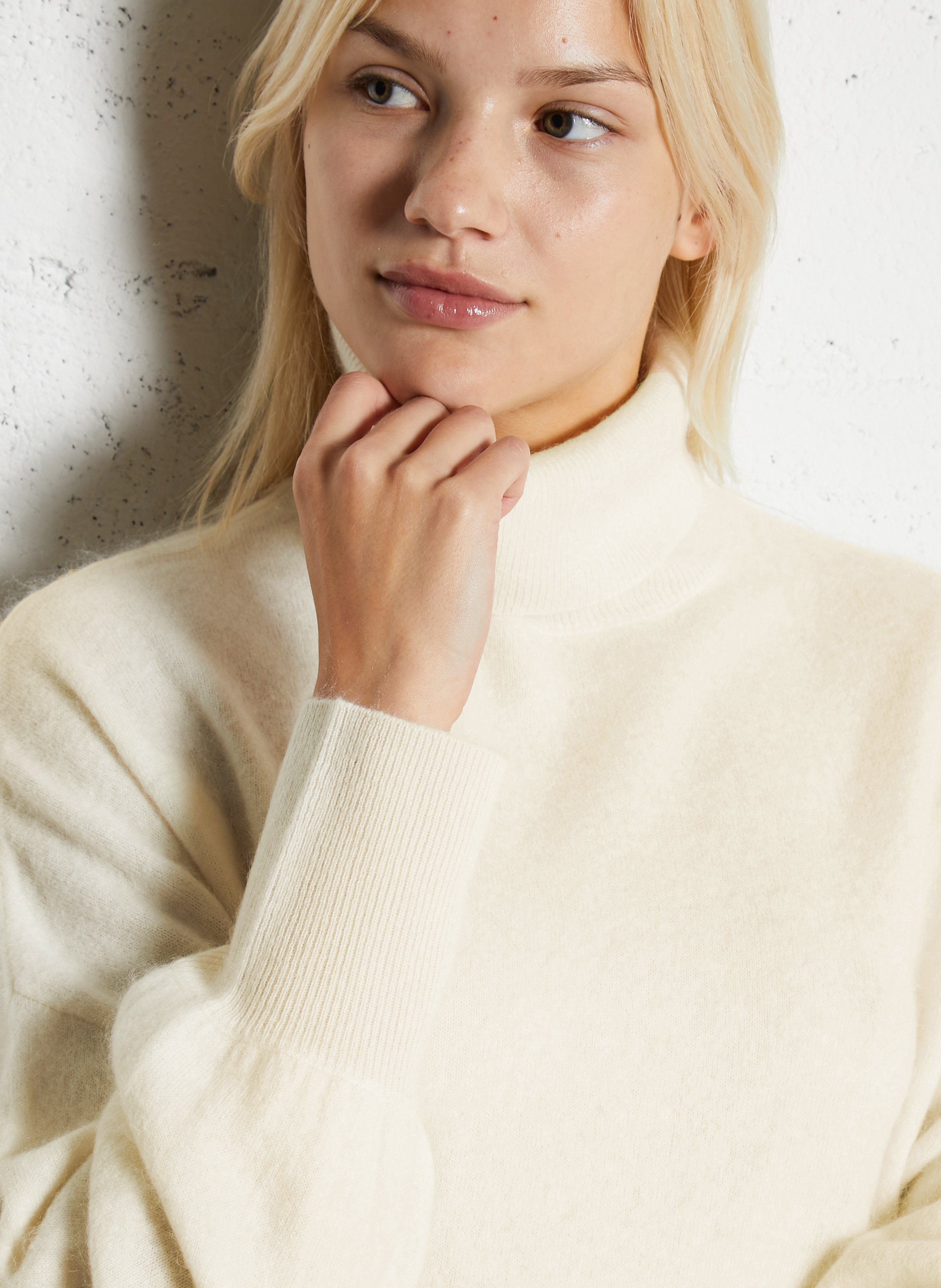 Pull ample col roulé en laine et cachemire SUD EXPRESS Blanc