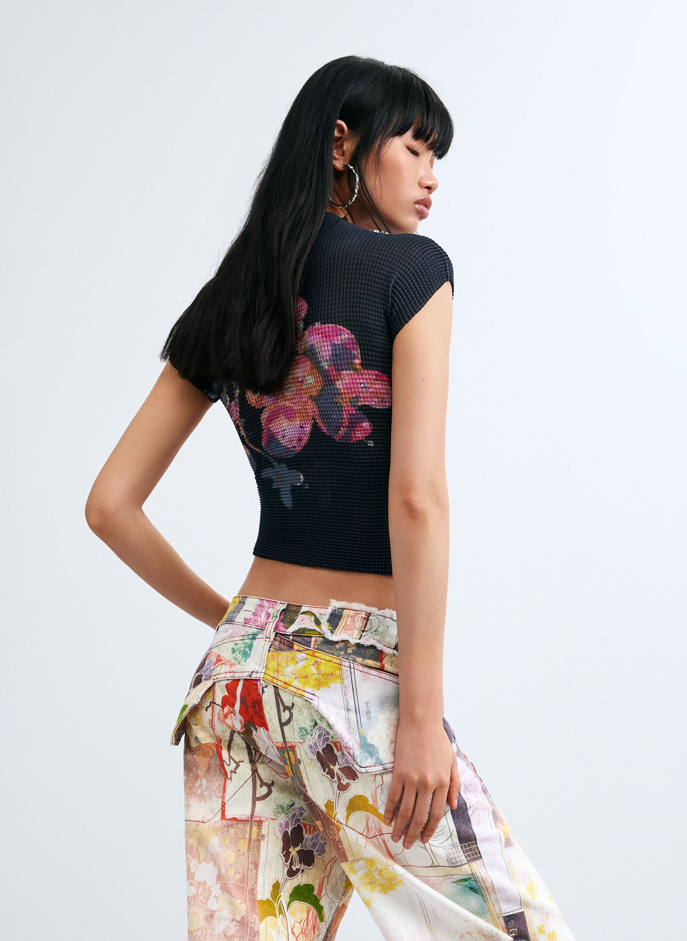 Tee-shirt imprimé col montant  DESIGUAL Noir