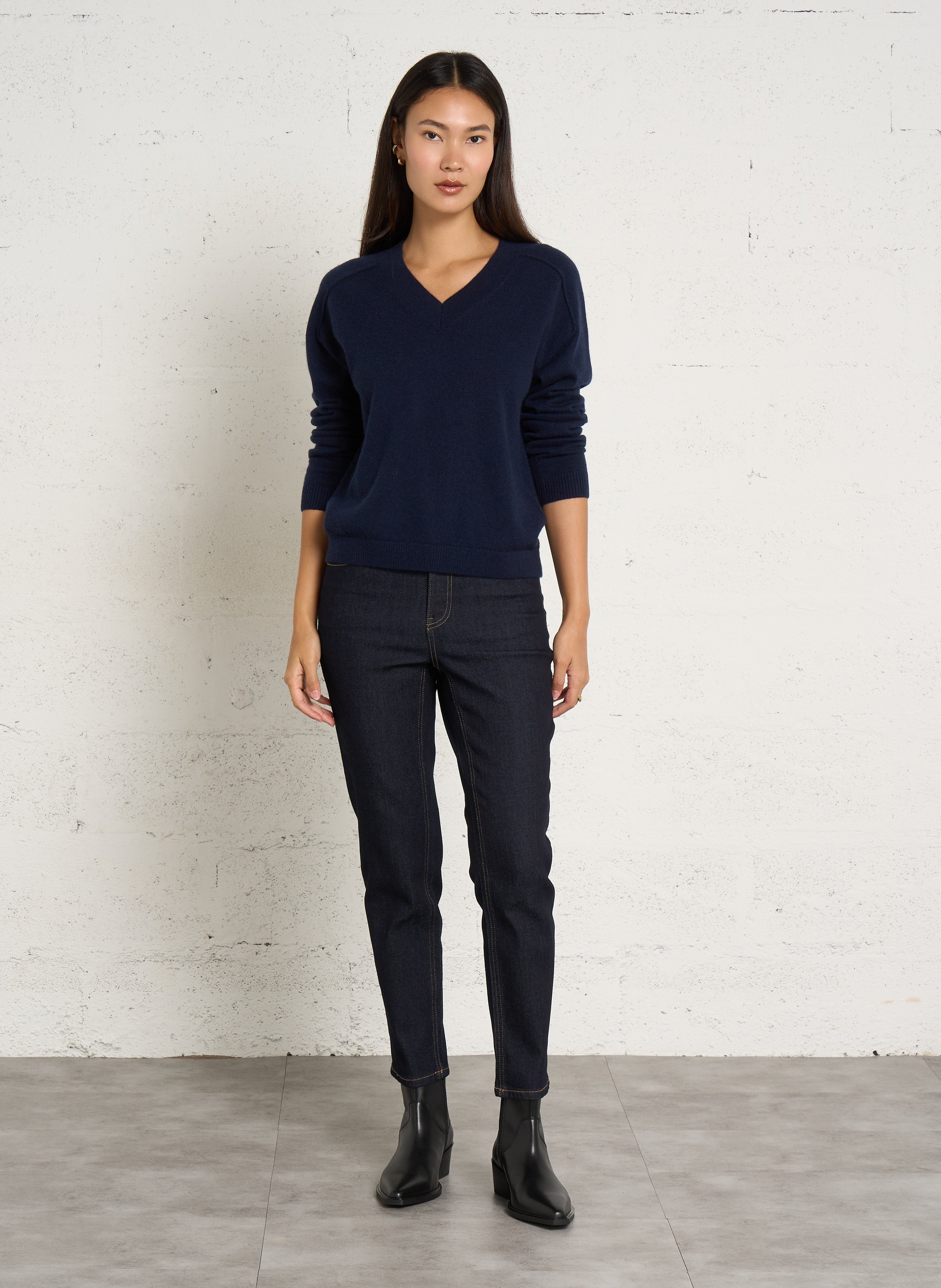 Gerade geschnittener Kaschmirpullover mit V-Ausschnitt MAISON 123 Blau