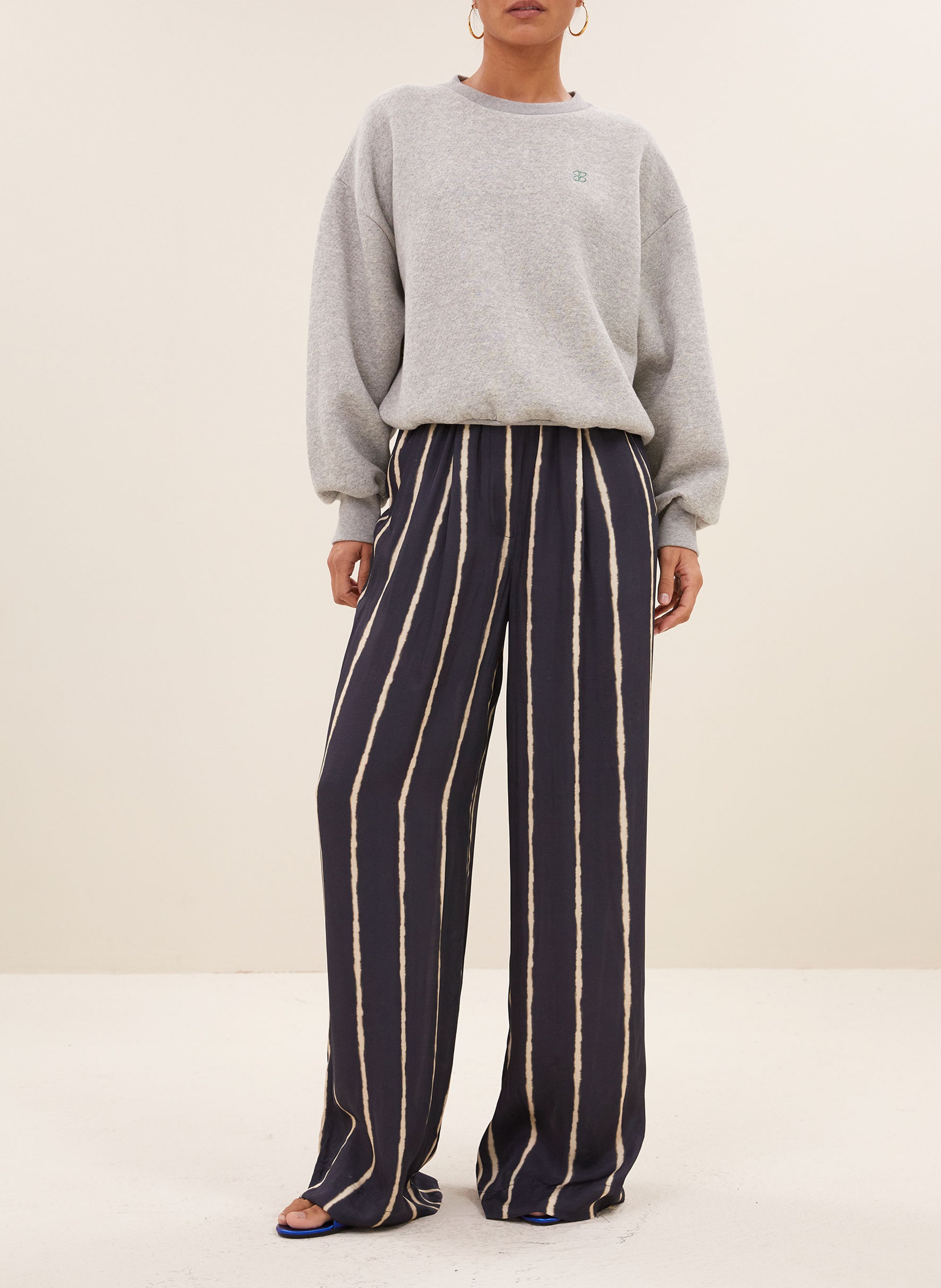 Oversized trui met zeefdruk op de rug BY BAR Grijs