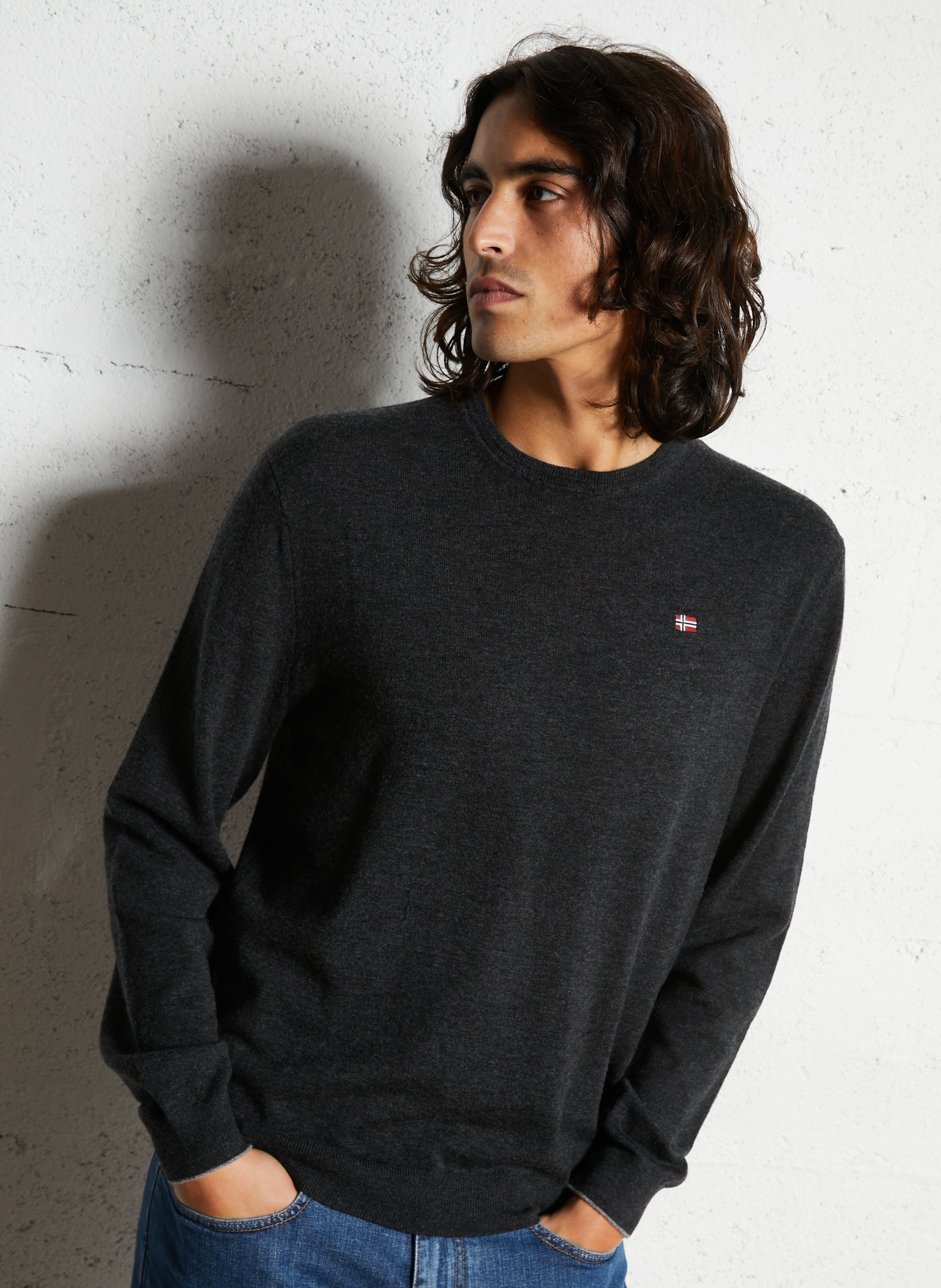 Rechte trui met ronde hals en geborduurd in wol NAPAPIJRI Grijs