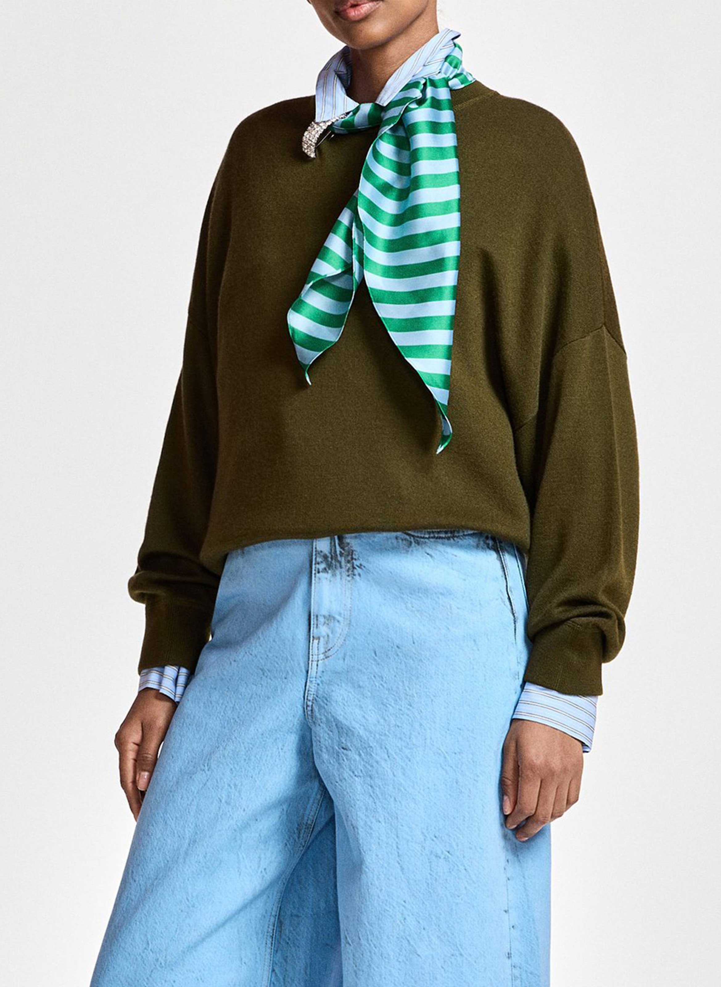 Weites Pullover mit gestreiftem Schal ESSENTIEL ANTWERP Grun