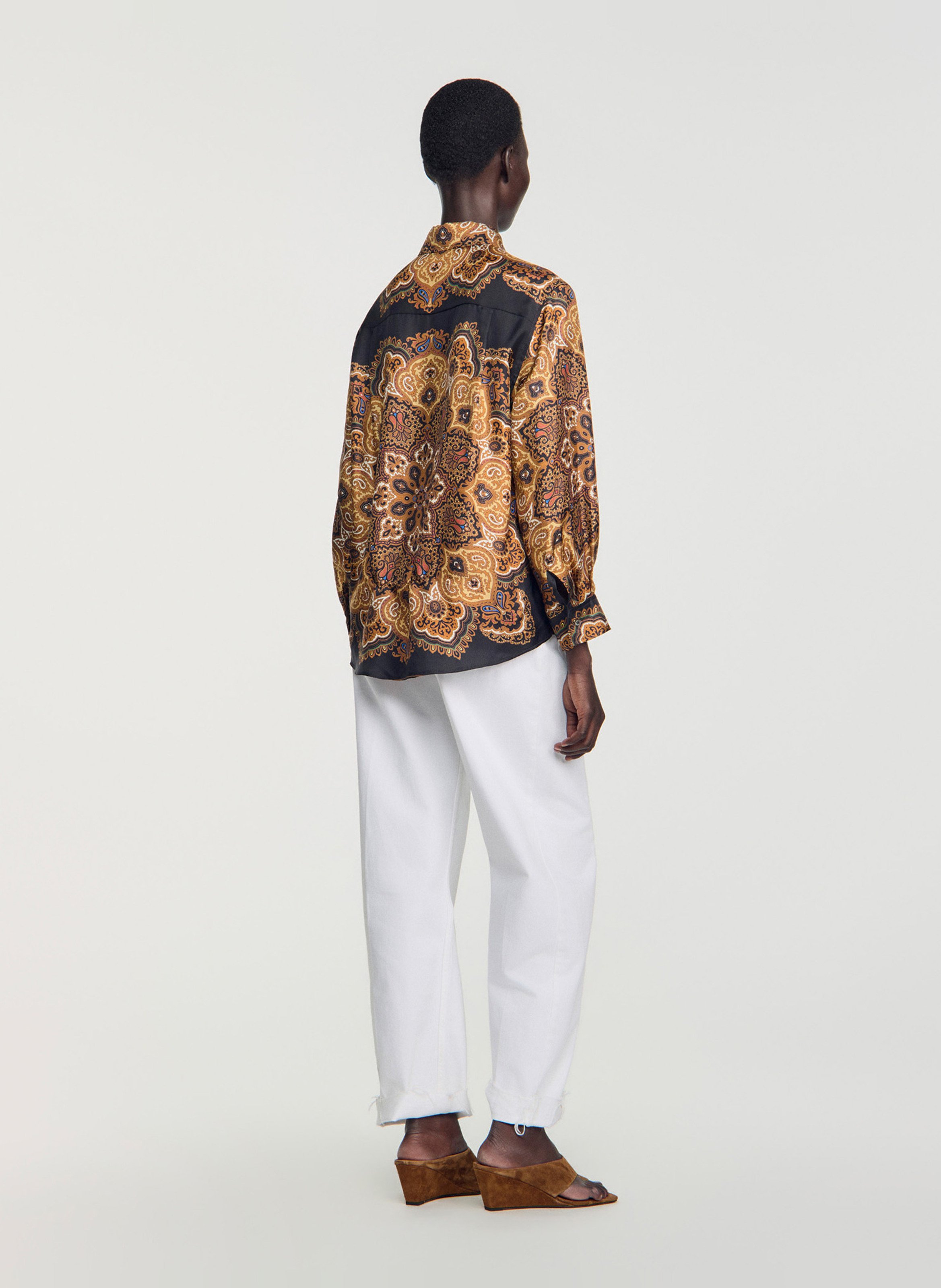 Straight-fit, zijden blouse met klassieke kraag SANDRO Zwart