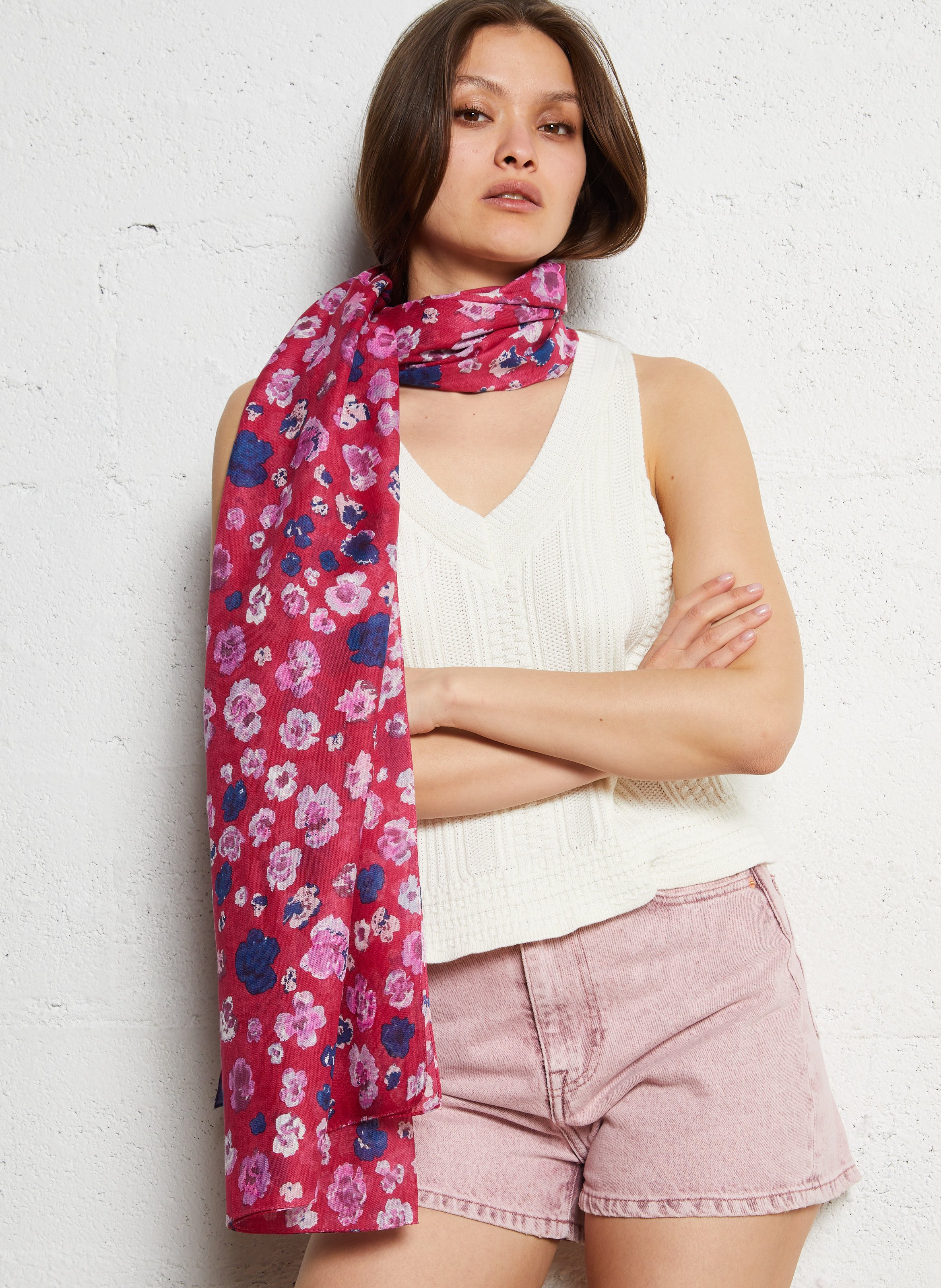 Scarf with floral patterns Pink Au printemps paris Women Place