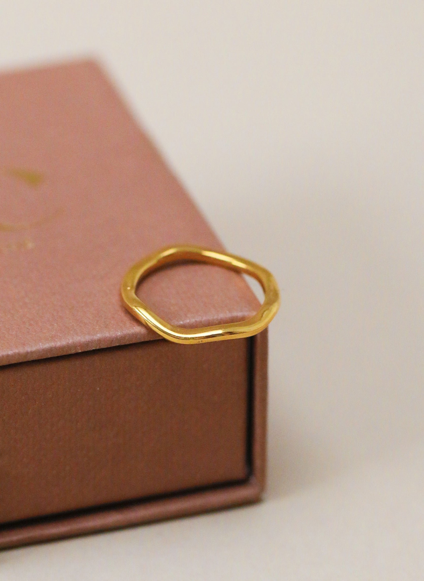 Fine ring AEC Paris Golden