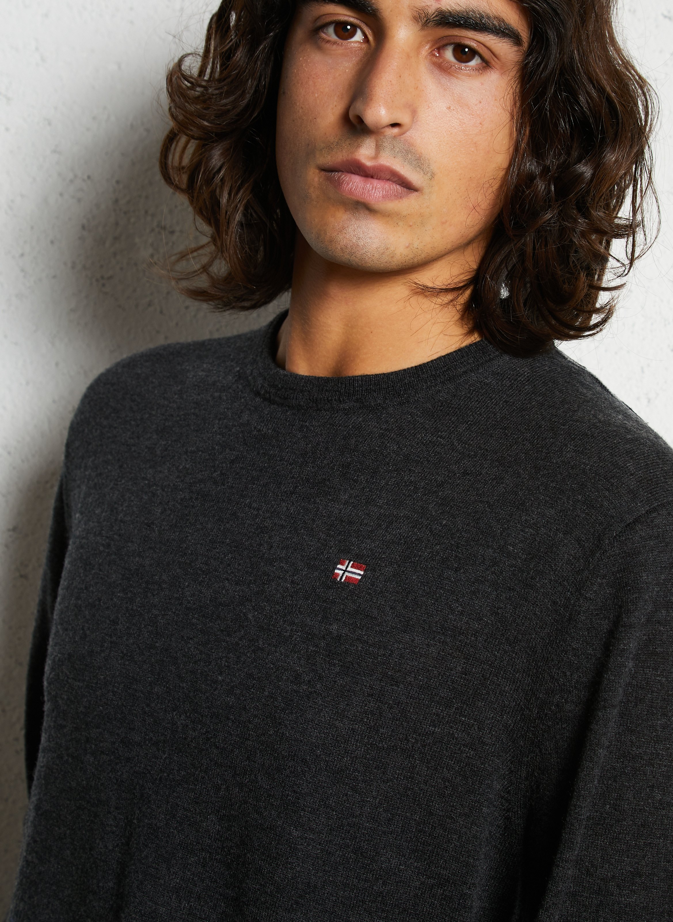 Rechte trui met ronde hals en geborduurd in wol NAPAPIJRI Grijs