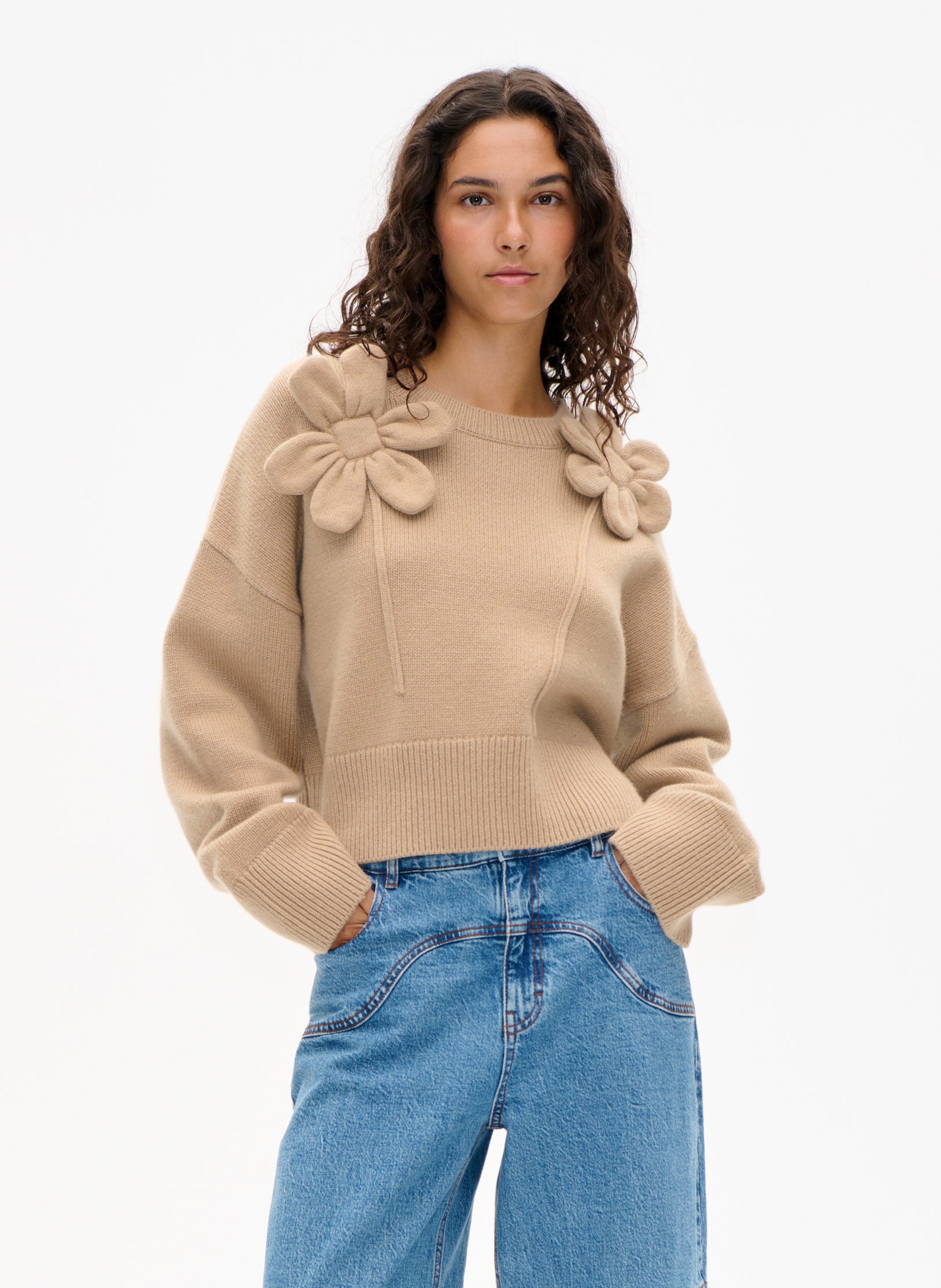 Pull ample à fleurs en laine mélangée BAUM UND PFERDGARTEN Marron