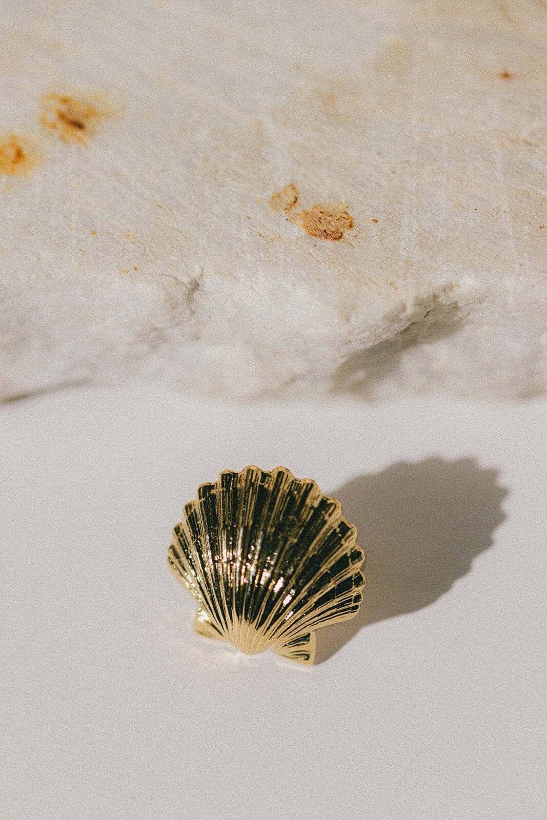 Maxi gold-plated seashell ring MONSIEUR SIMONE Golden