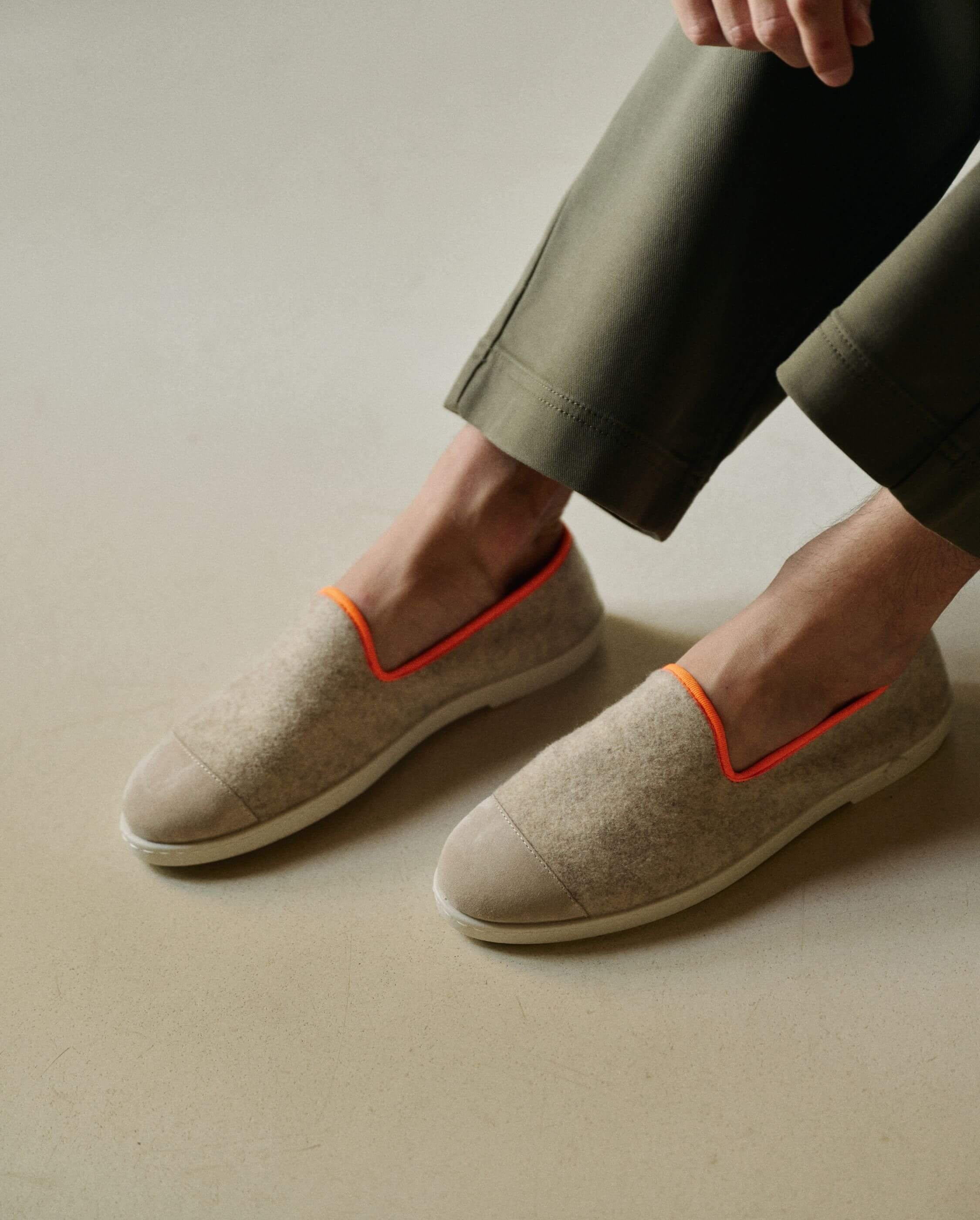 Men's wool slipper, beige with neon orange ANGARDE Beige