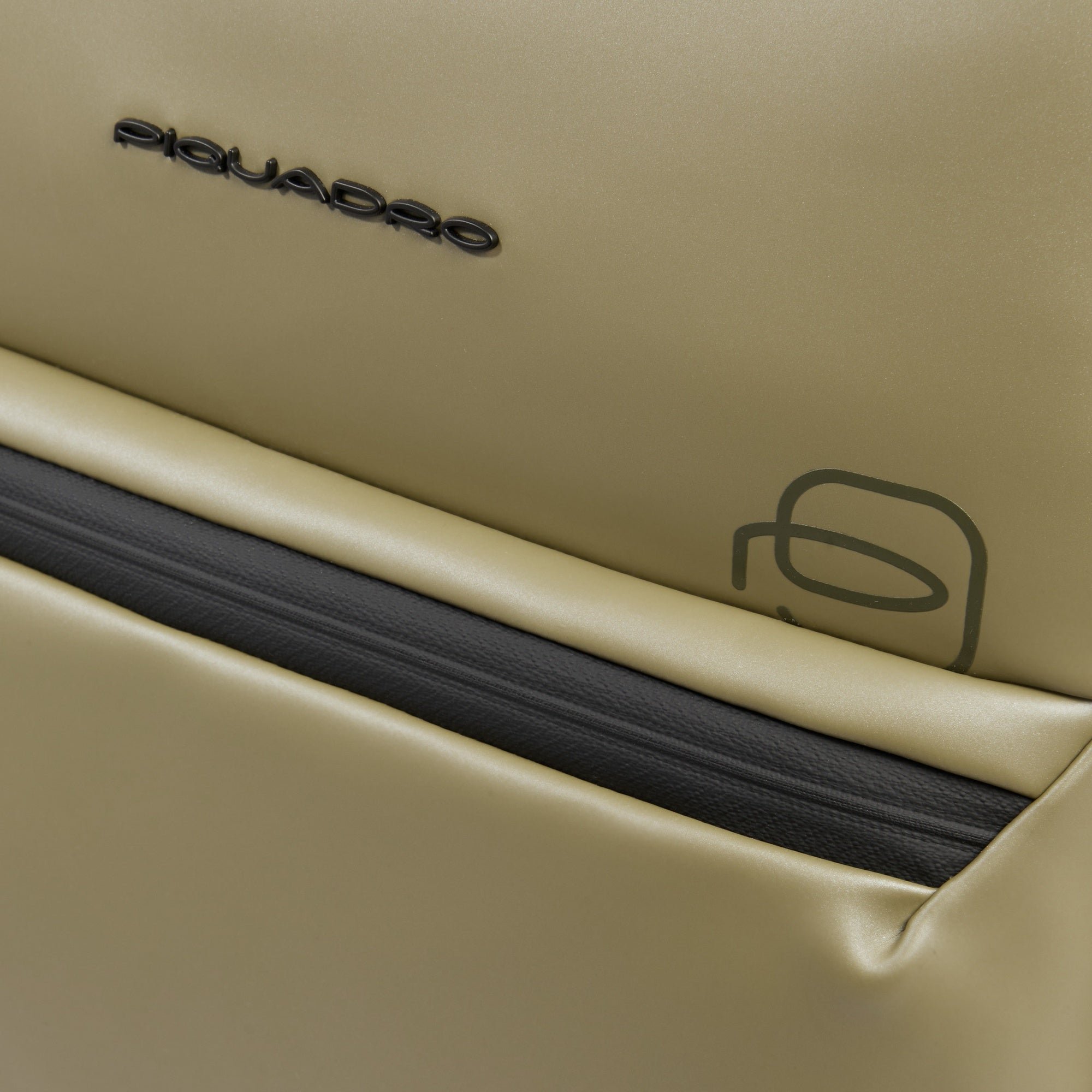 Backpack for computer and ipad® with chest strap, bottle pocket Green