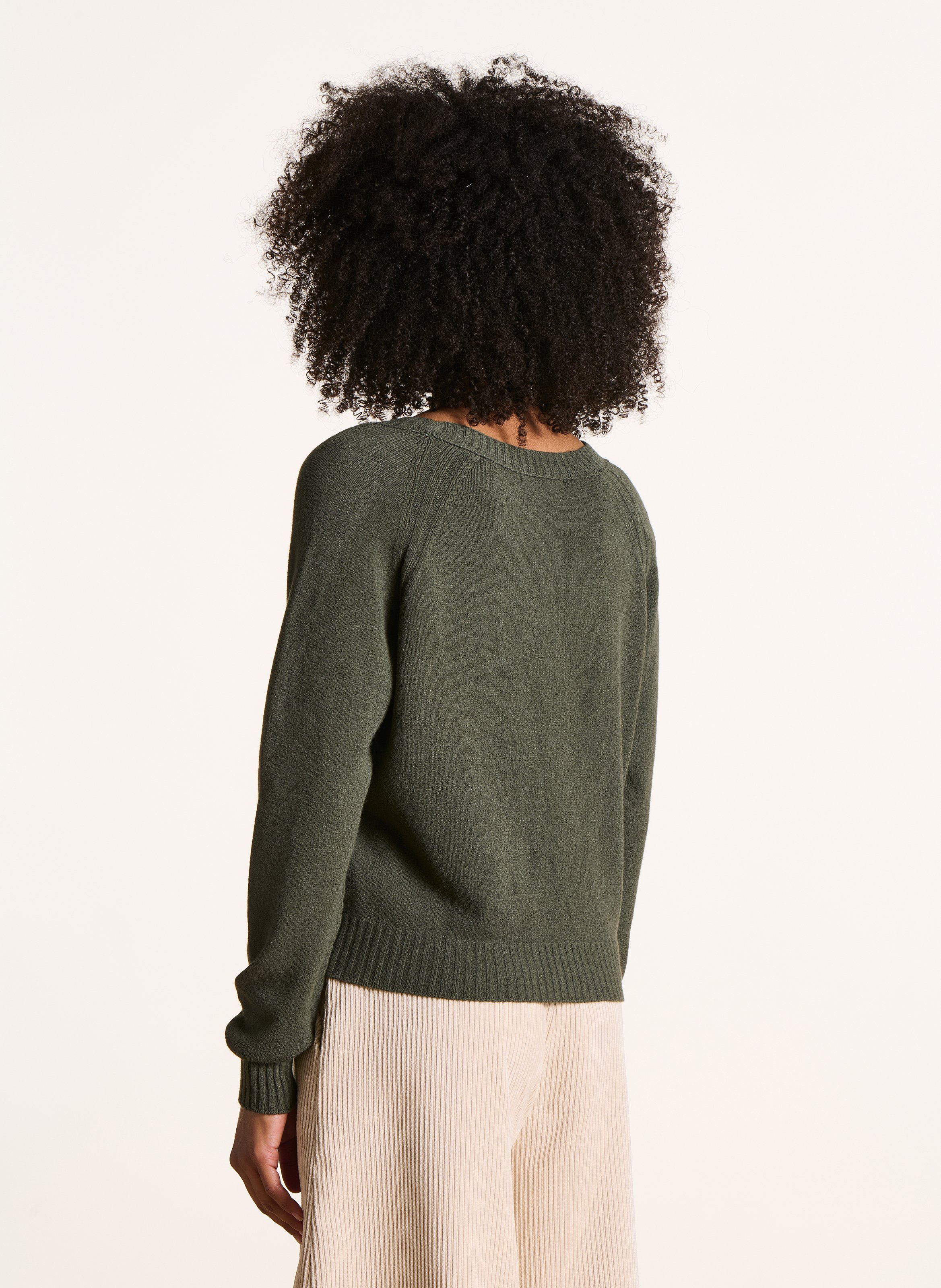 Straight V-neck sleeveless sweater in mixed knit. LA FEE MARABOUTEE Green