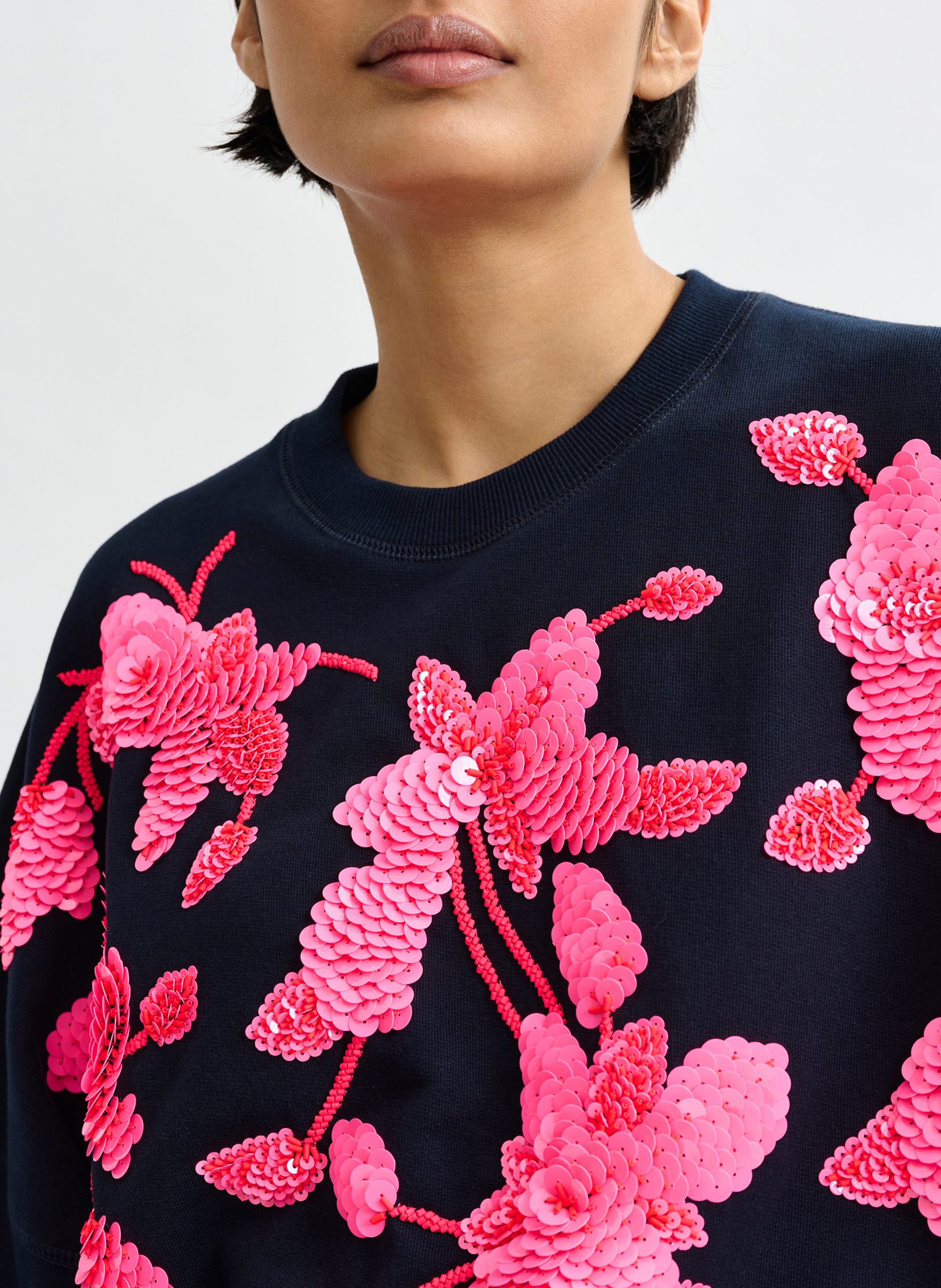 Oversized Sweatshirt with Embroidered Flowers ESSENTIEL ANTWERP Blue