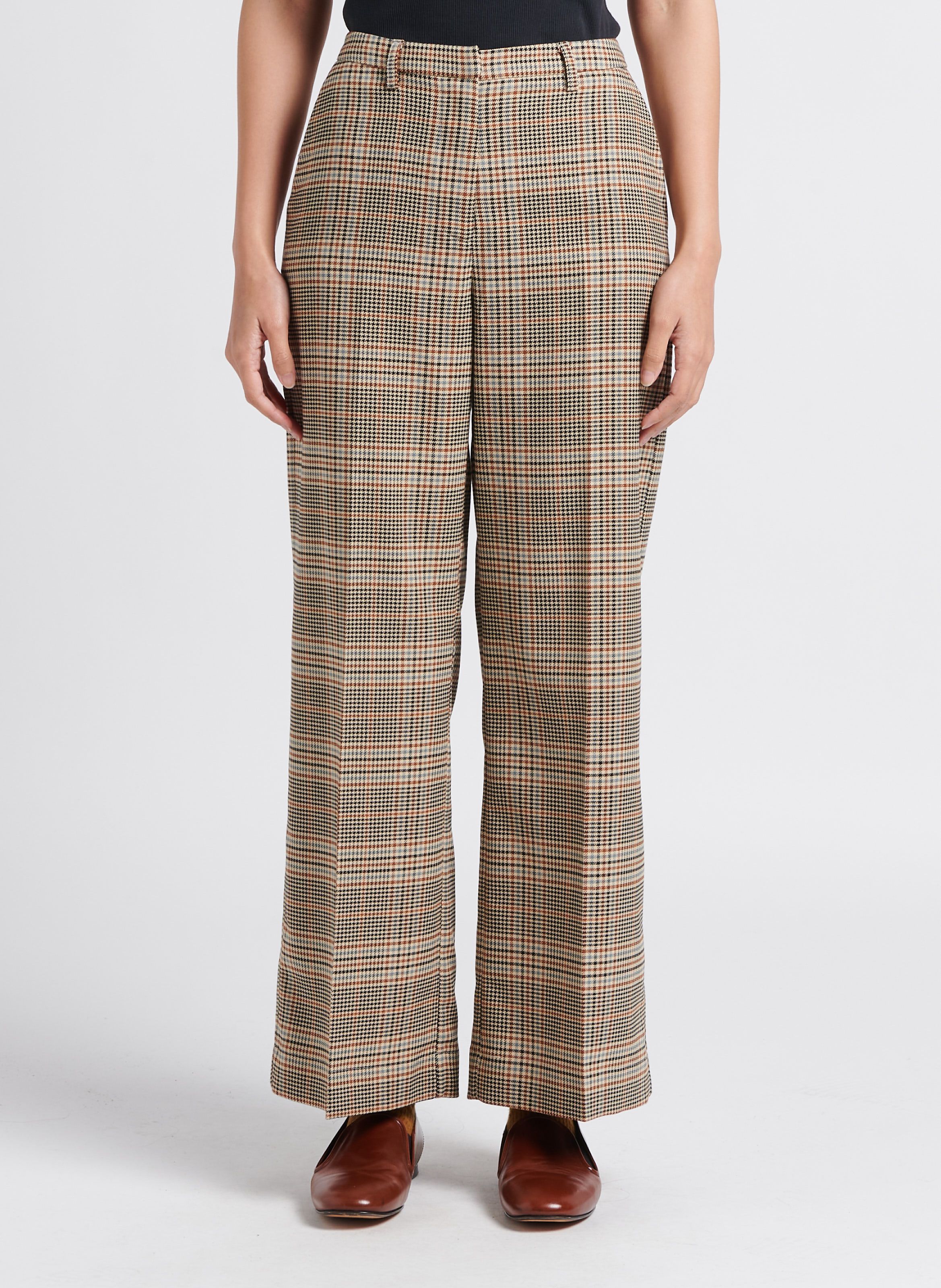 Buy Men Beige Slim Fit Check Flat Front Casual Trousers Online - 689903 |  Louis Philippe