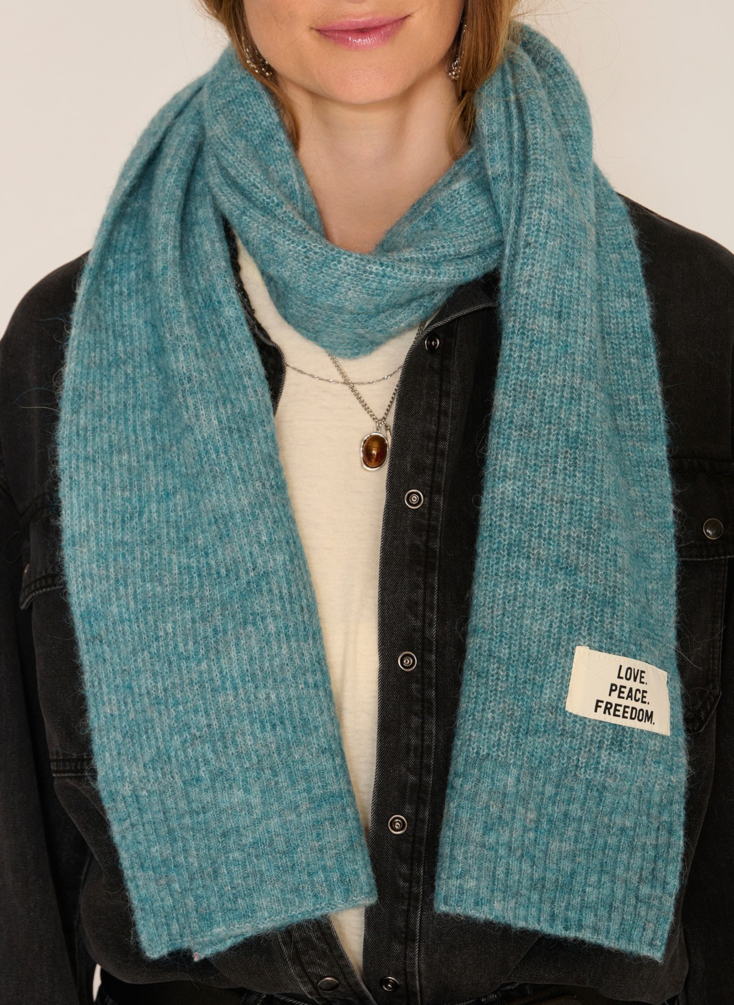 Echarpe en laine mélangée MKT