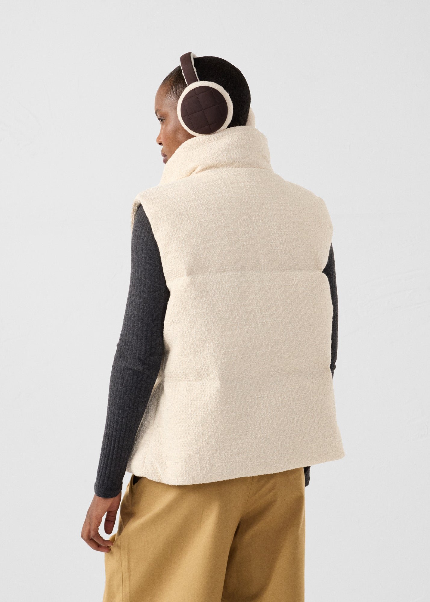 Atsuma sleeveless puffer jacket for extreme cold. JOTT White
