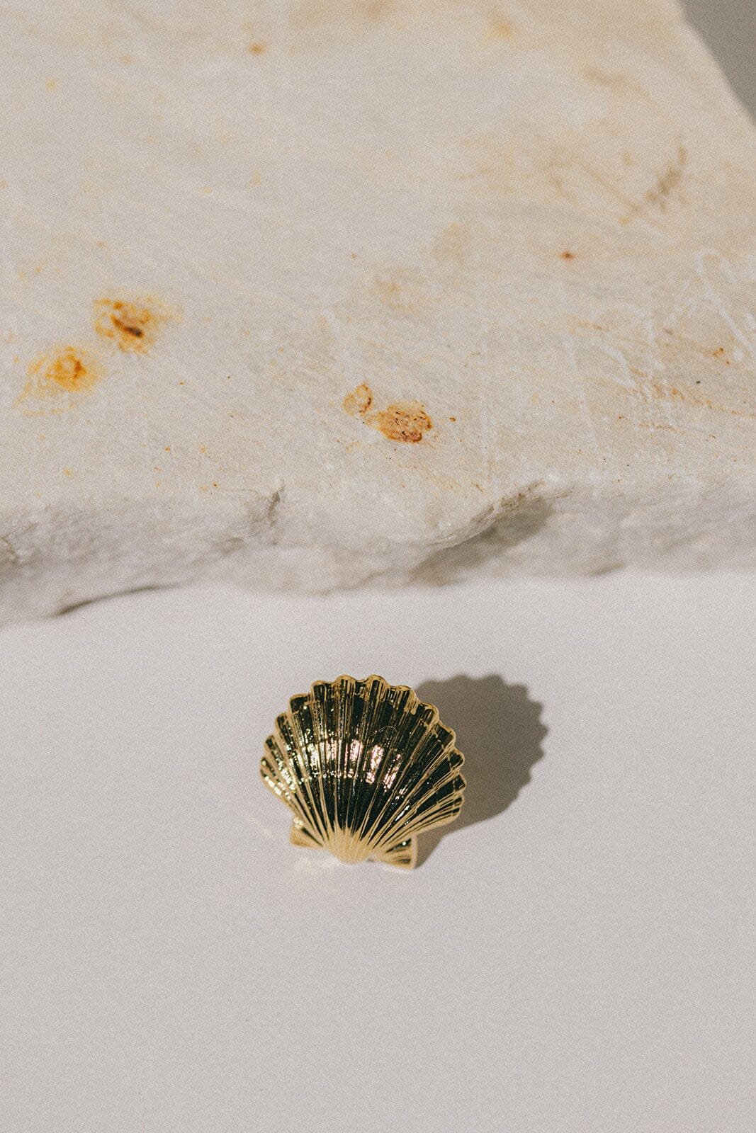 Maxi gold-plated seashell ring MONSIEUR SIMONE Golden