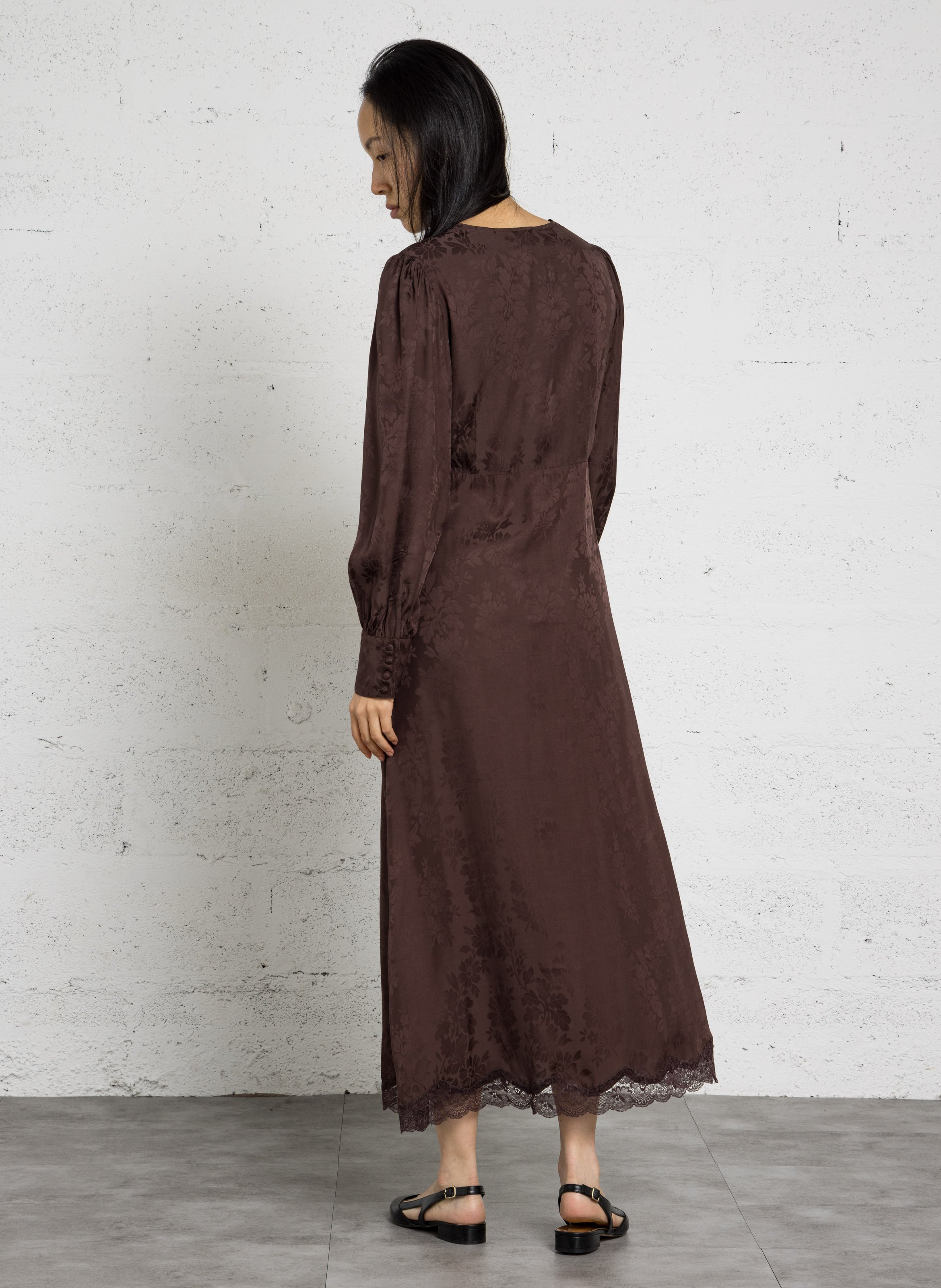Fließendes langes Kleid mit Spitzensaum PETITE MENDIGOTE Braun