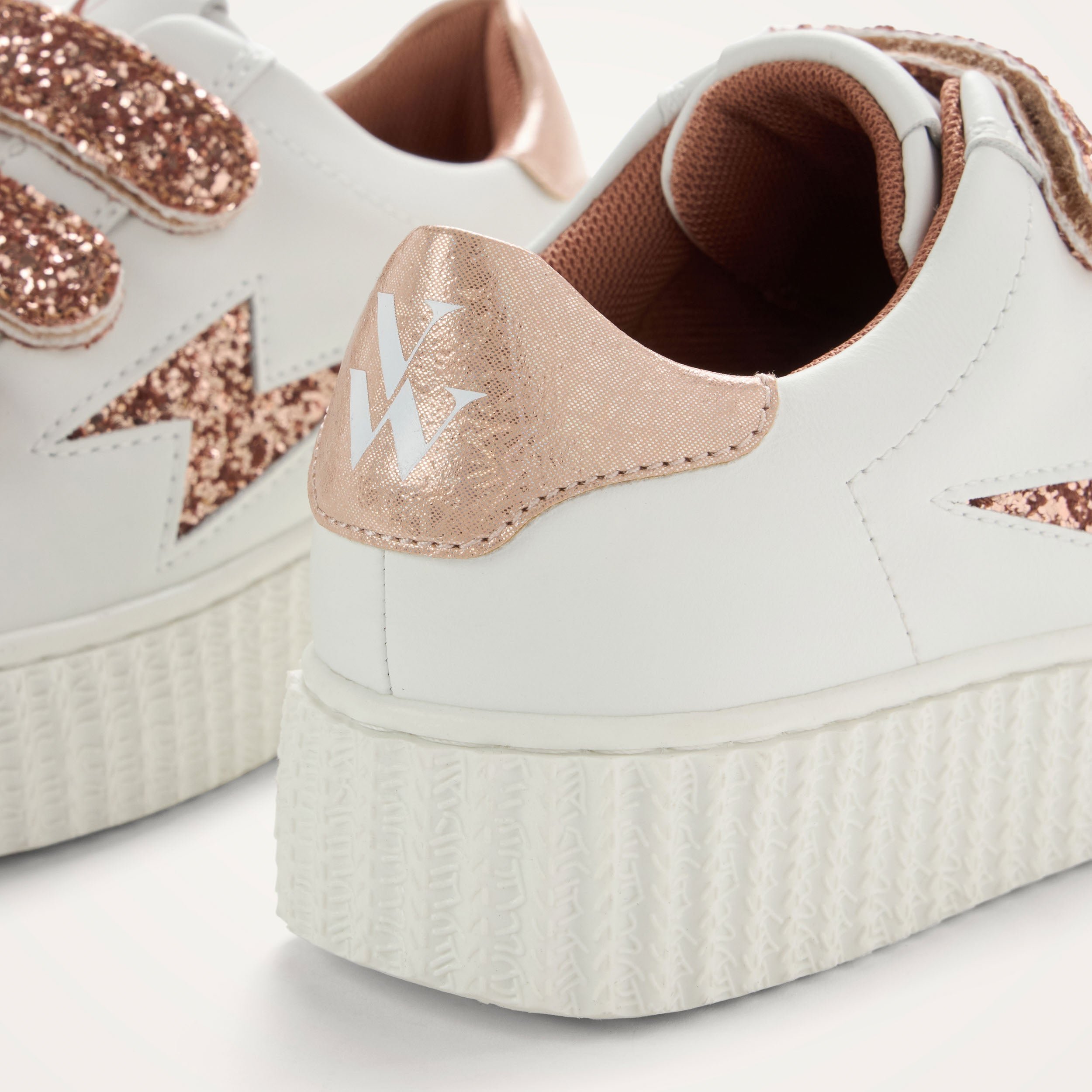 Sparkly low trainers VANESSA WU Pink